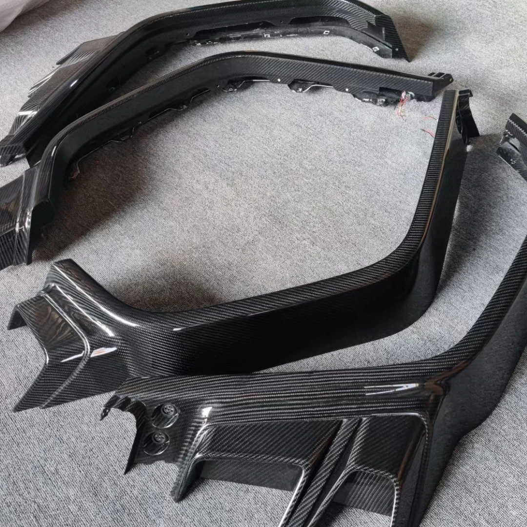 Carbon Fiber Wheel arch Anti-Collision Corner Guard Strips Rubber Strips Bumper Protection Guard for w464 G900 rocket version