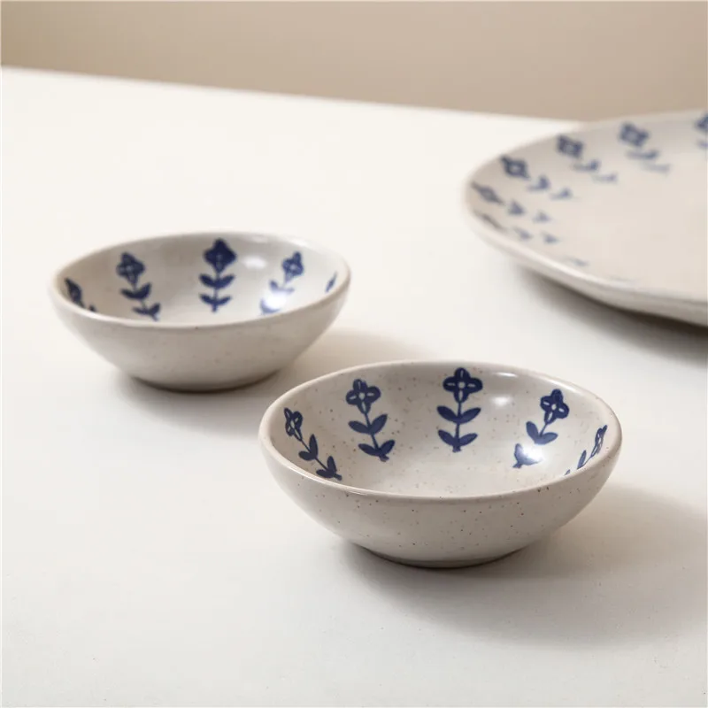 Wholesale Handmade blue flower pattern round shape soy sauce ceramic dishes for home hotel tableware