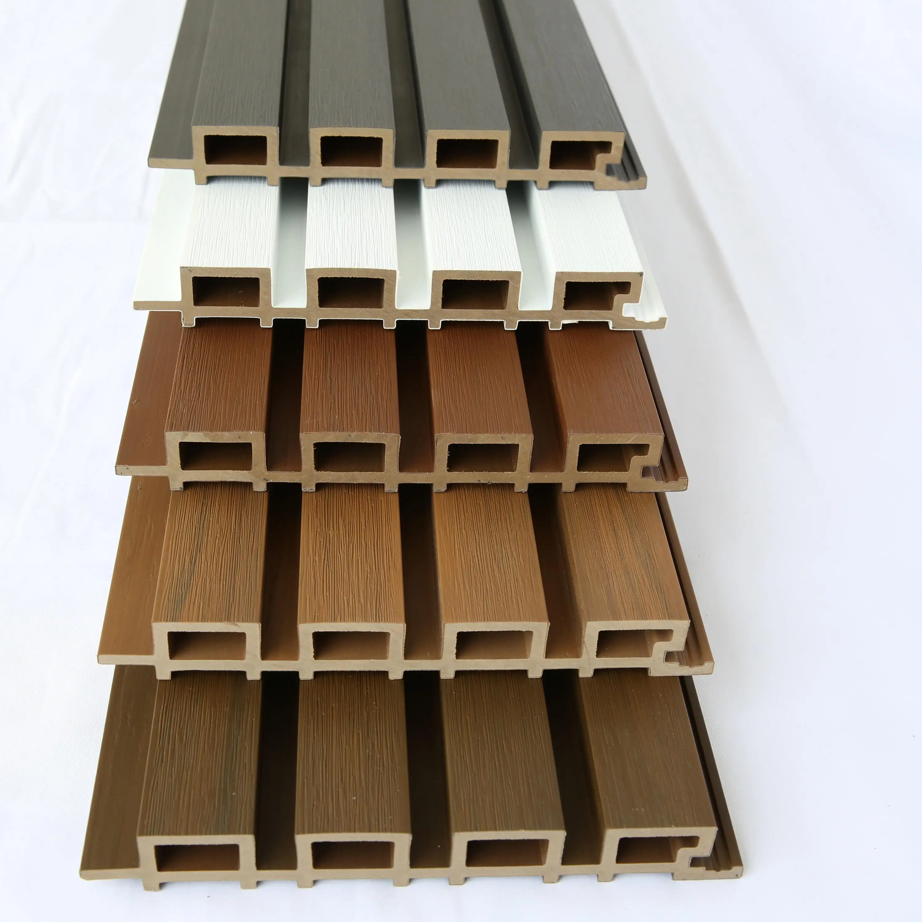 Eco-Friendly Wooden Grain  Interior Wall Decor Board Wall Cladding Panel Laminate Ceiling Wpc Panel