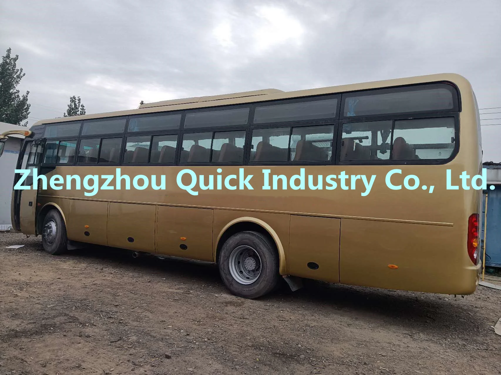 Luxury Coaches Used Yutong Bus ZK6102D 47 Passenger Seats Second Hand Leaf Spring Suspension Chassis Coach Buses RHD for sale