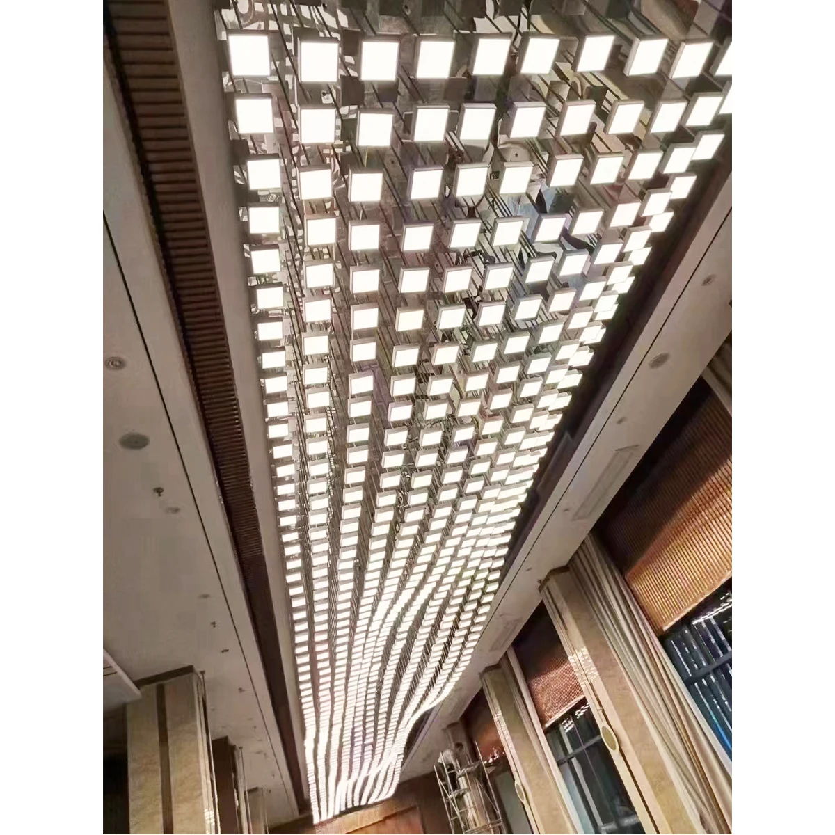 Modern Hotel Ballroom Deluxe Decoration Handcrafted Large Acrylic Ceiling Chandelier