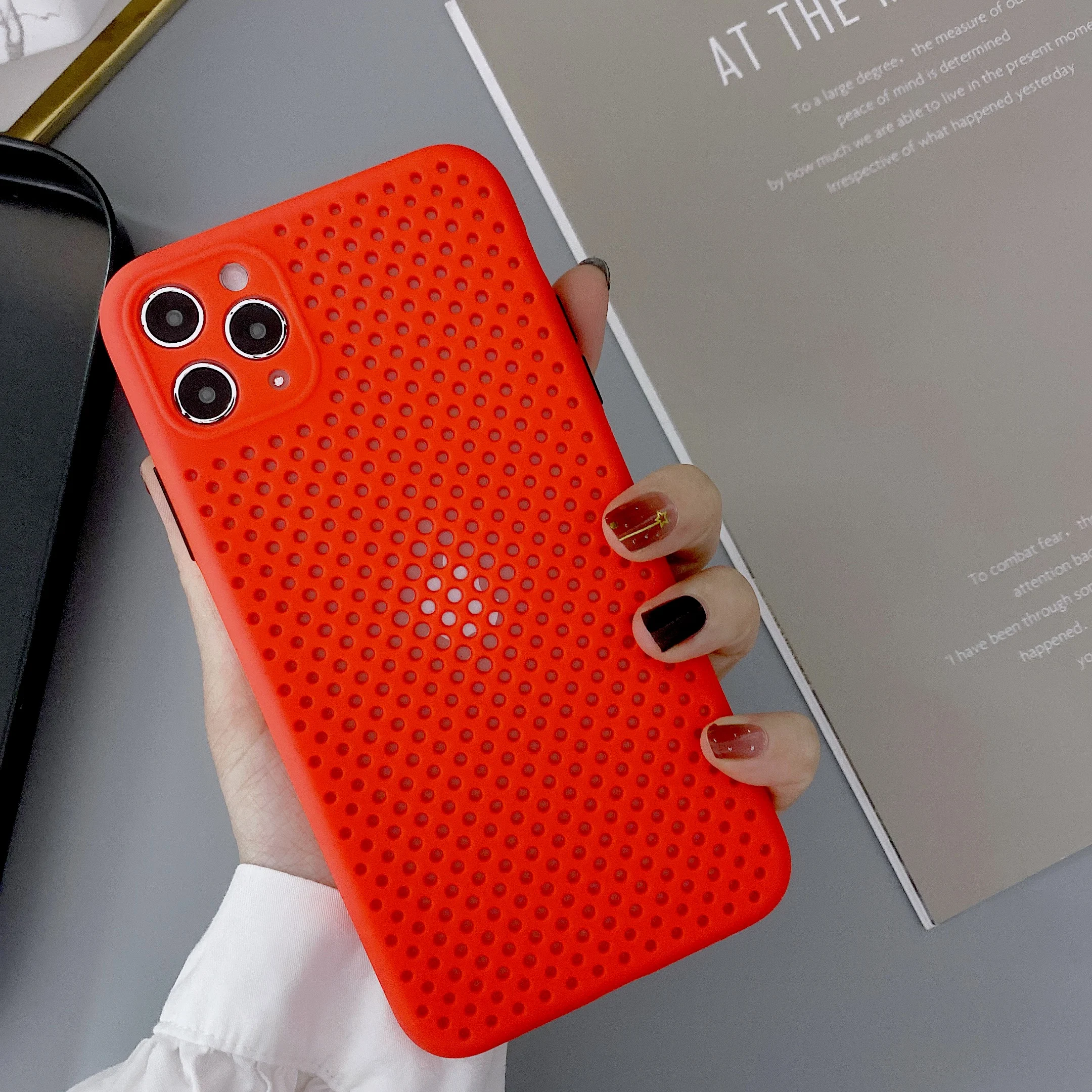 
Heat Dissipation Breathable Cooling Phone Case for iPhone 11 11Pro Max XR XS Max X 8 7 Plus 11Pro 