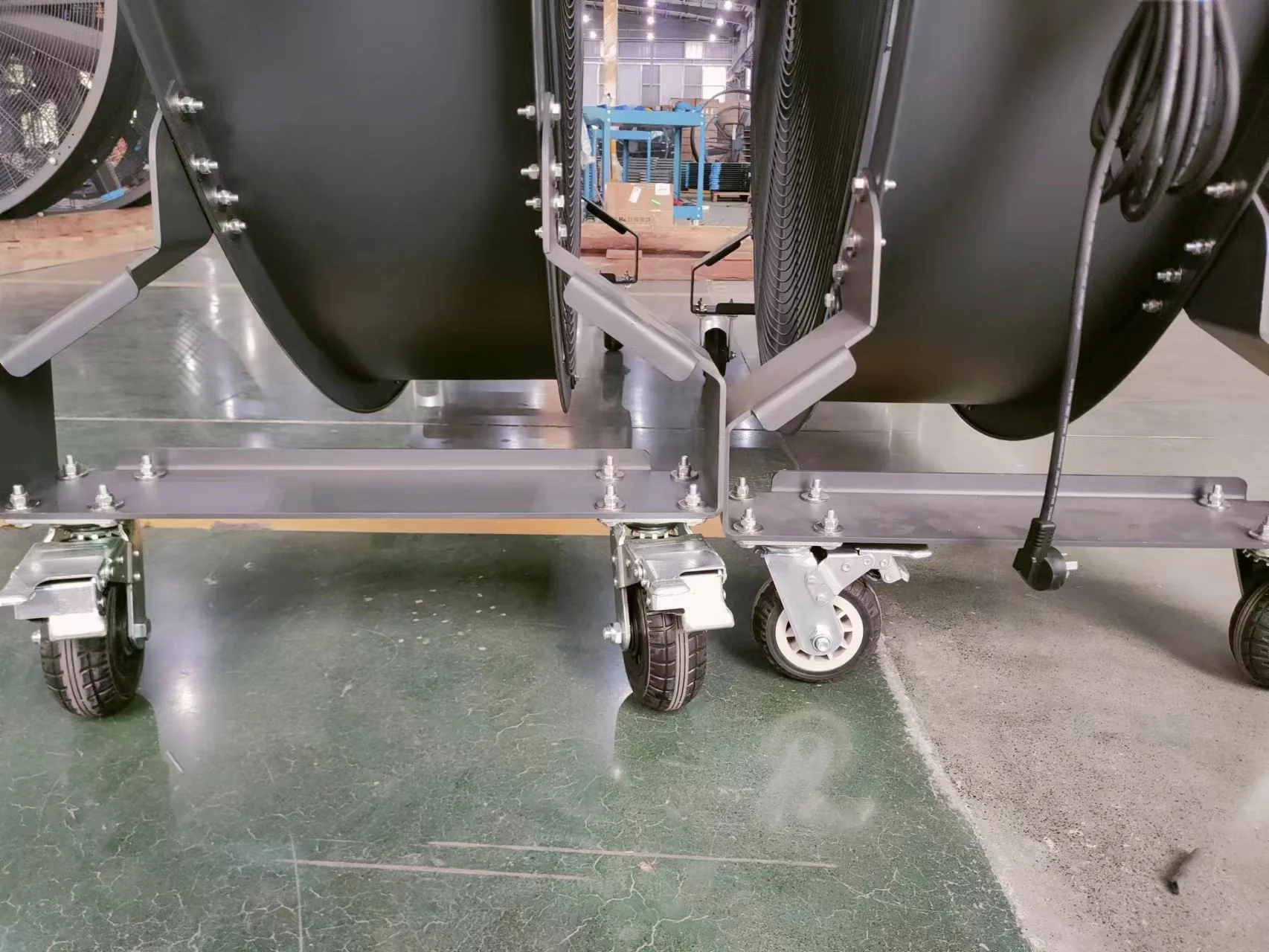 PMSM Motor 2m/1.5m Wave Blade Blower Exhaust Fan Standing Mobile Industrial Fan For Big Space