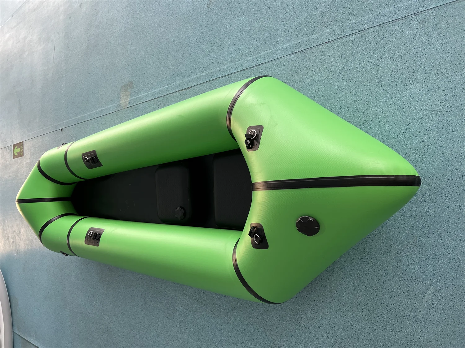 2023 new etyle Lightweight Inflatable Tpu Rowing Boat White Water Pack Raft 1-person Inflatable Packraft/ Bike Raft Paddle Kayak