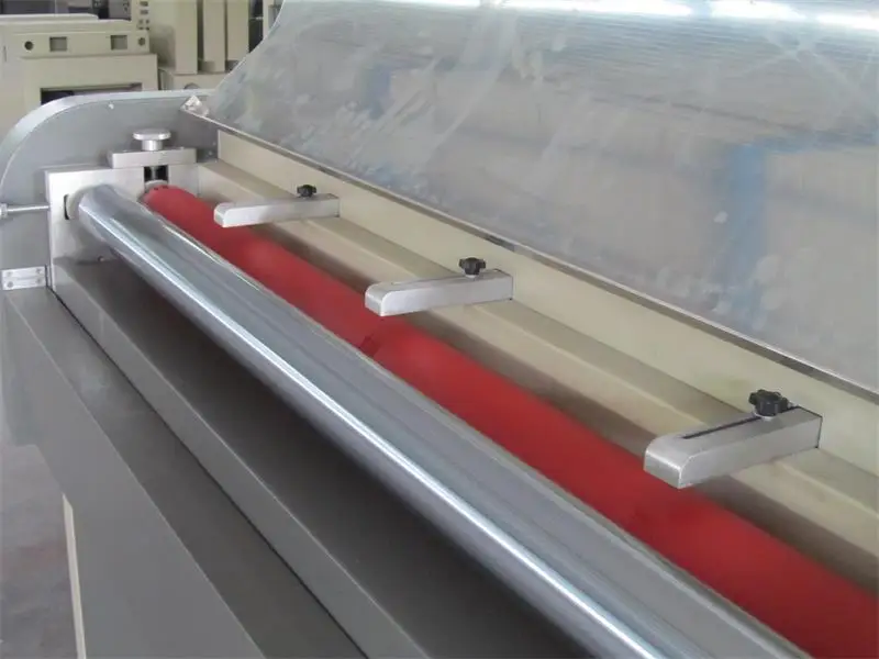 743 high quality uv spot lamination machine