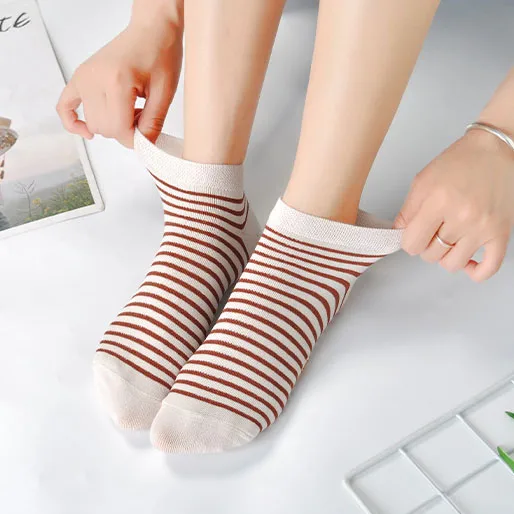Hot Sale Vintage Socks Women Logo Red And White Stripe Slipper Socks For Women