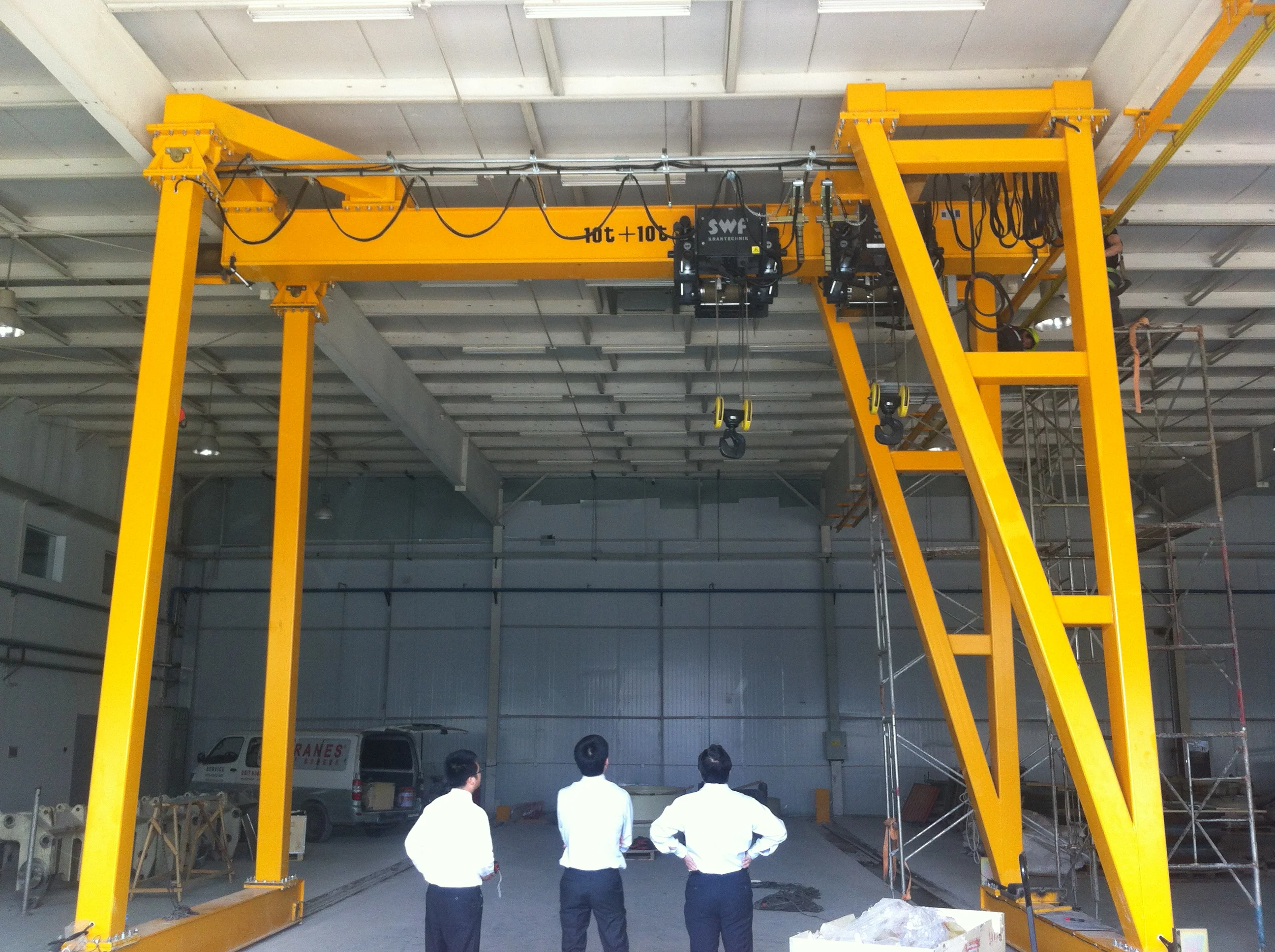 Small Indoor outdoor Mobile Hand crane 500kg 1ton 2ton 3ton 5ton Operated Electric Simple Light Duty Mini gantry crane price