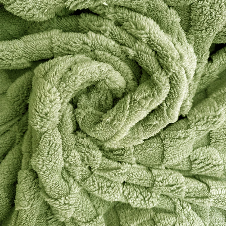 Winter blankets Soft Warm Fabric fleece blankets wholesale Fluffy Blanket with Logo