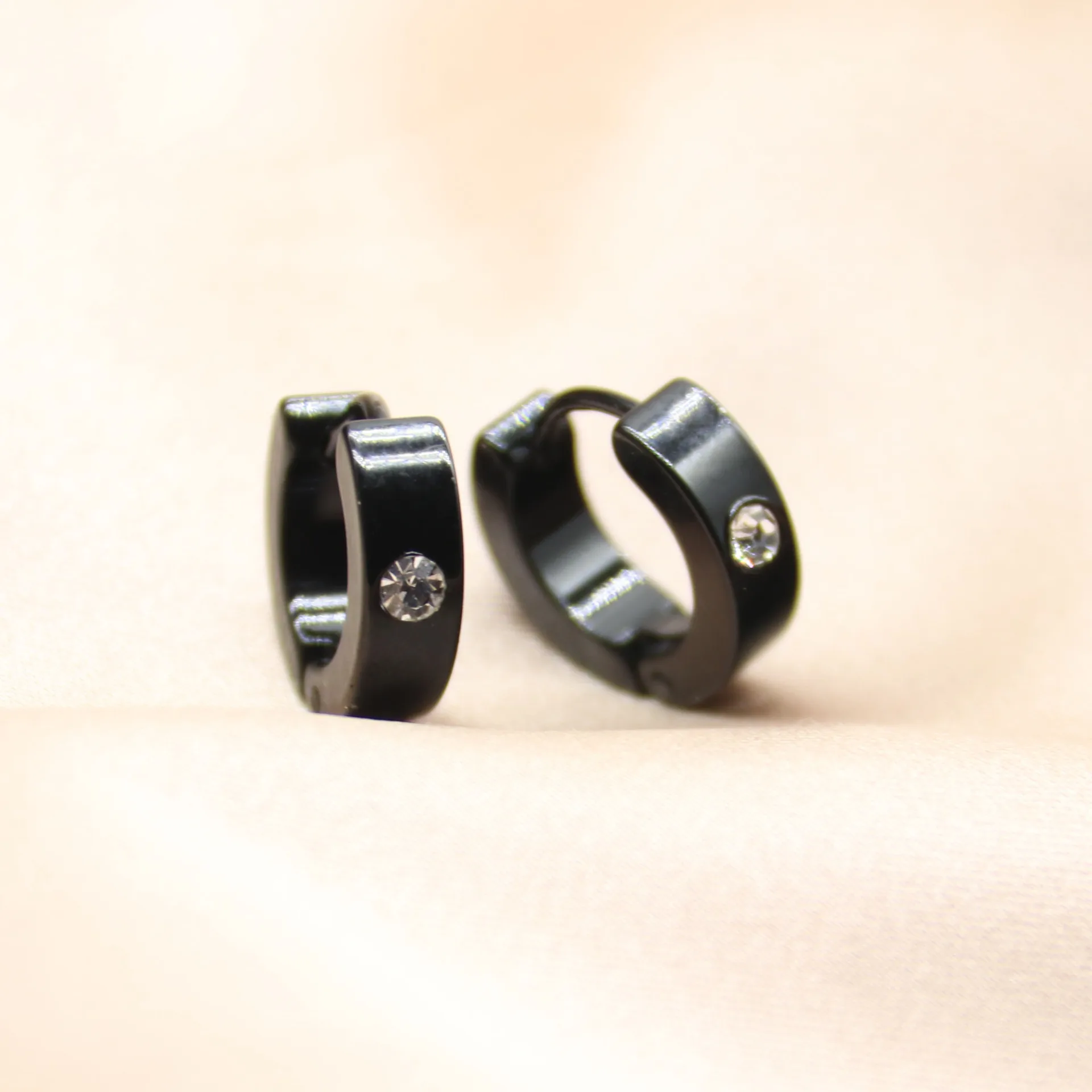 Wholesale elegant luxury new arrival Dubai stainless steel zircon cz cubic thick hoop earrings 18k gold earrings