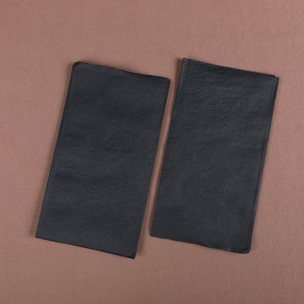 Черные бумажные обеденные салфетки с логотипом