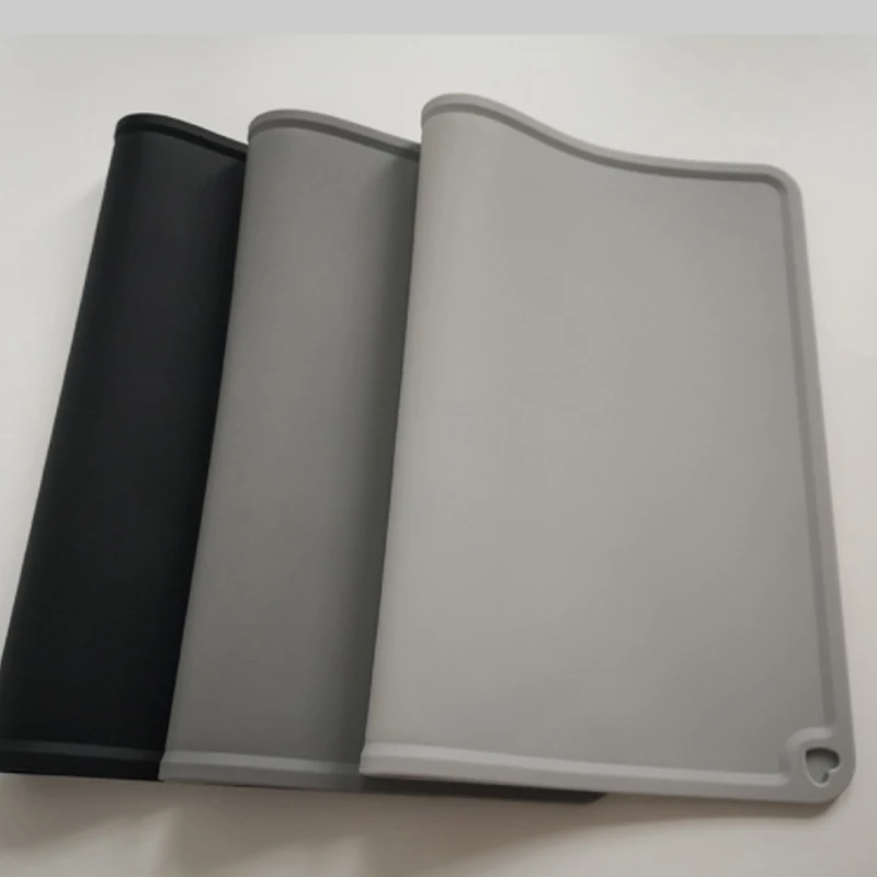 Popular Non Slip Eco-friendly Pet Silicone Mat Rollable Waterproof Silicone Dog Pet Feeding Mat