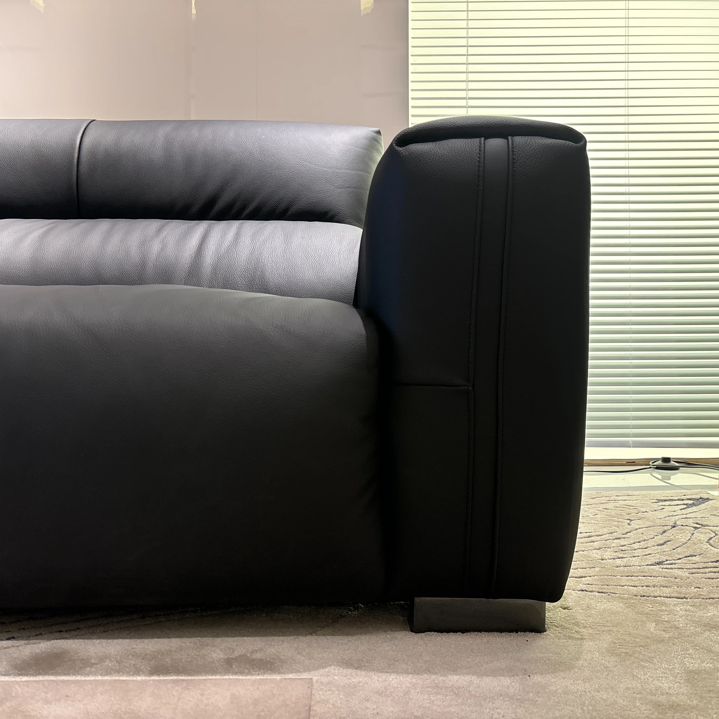 Hot Selling American Luxury 1 2 3 Seater Modern Black Minimalist Leather Sofa Set Home Hotel Comfortable Living Room Furniture