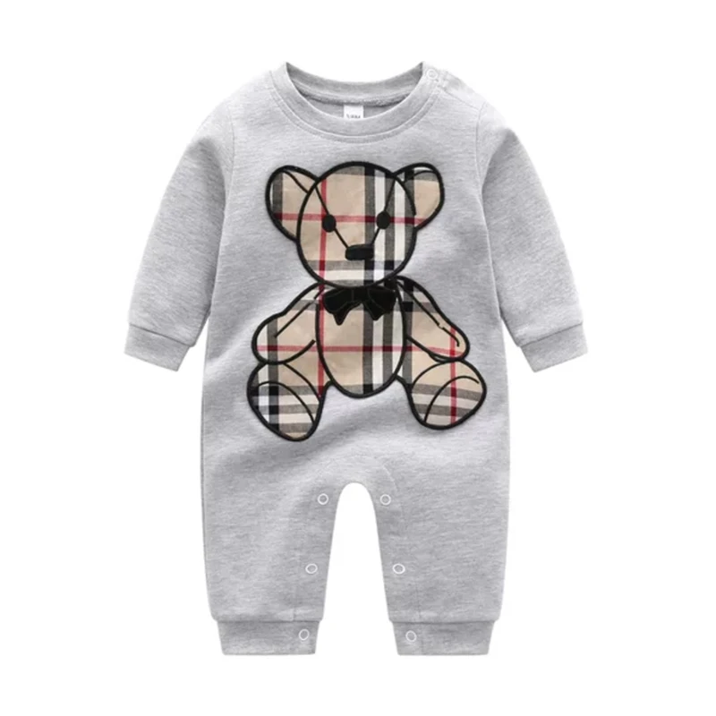 Well-designed top quality safe and reliable newborn baby clothes sets