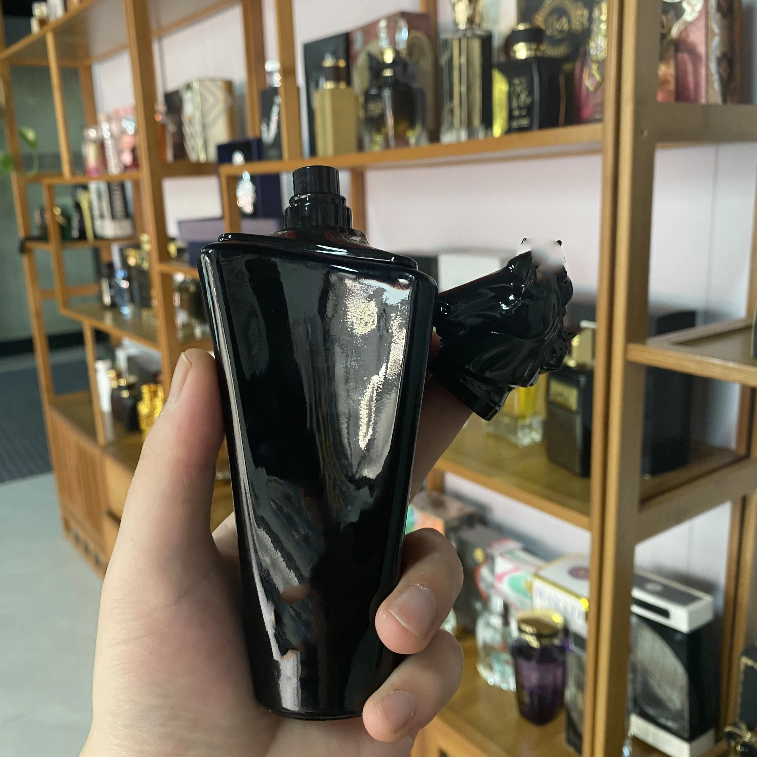 Black horse head Middle East Arabic perfume Exquisite gift box Unisex perfume Optimum push Brand perfume