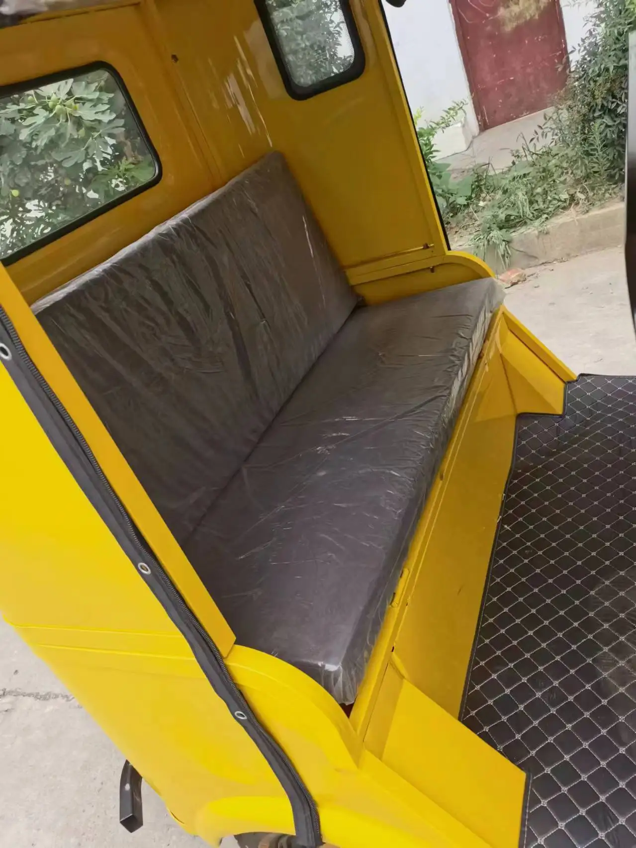 Passenger Motorized Tricycle With Cabin Moto Taxi Gasoline Tvs Tricycle Tuk Tuk Adult Passenger Tricycle 3 Wheel With Seat