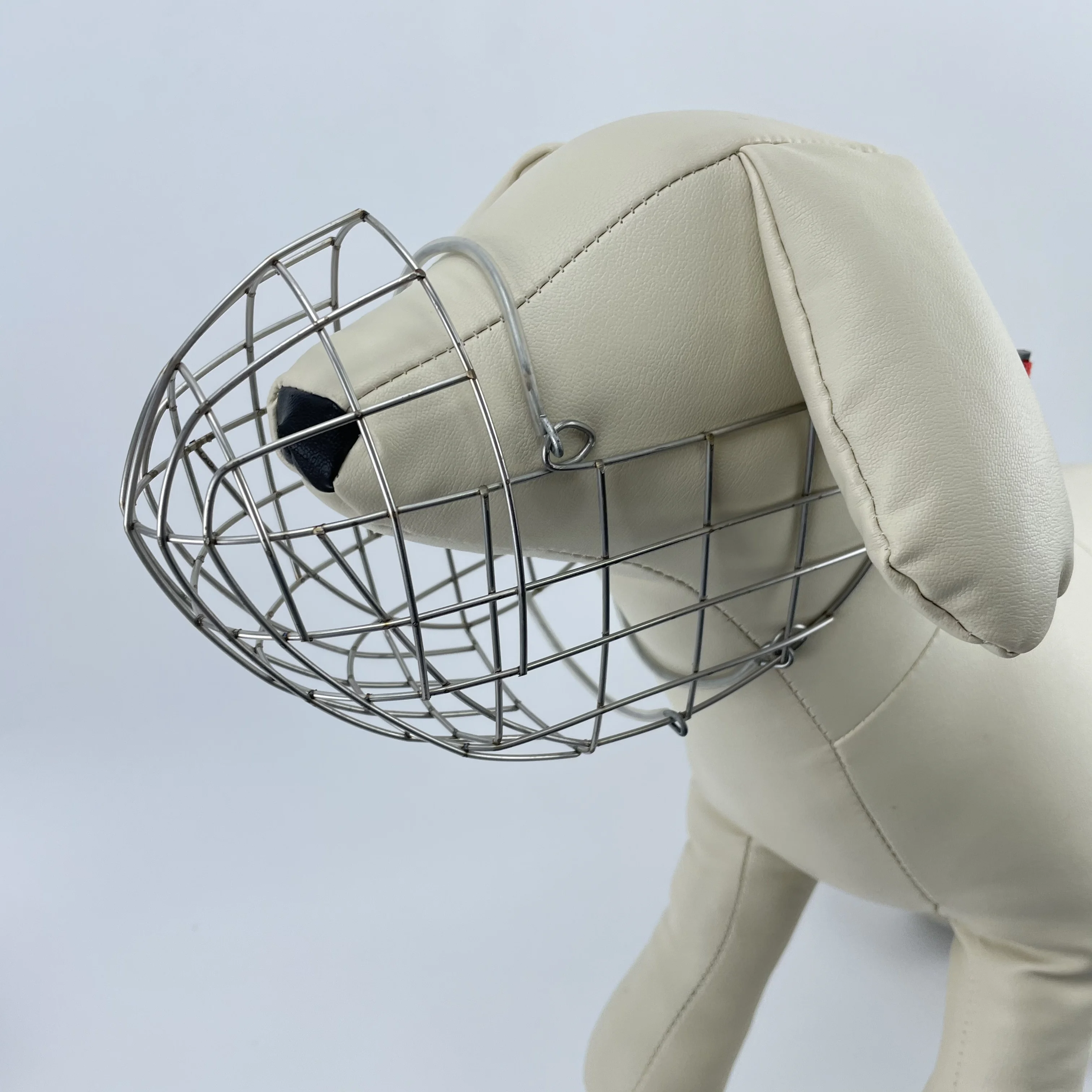 SinSky Wholesale best price newly style Iron Dog Muzzle Cage Durable Iron Dog Muzzles