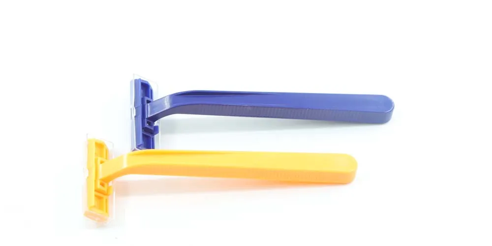 Бритва с двойным лезвием