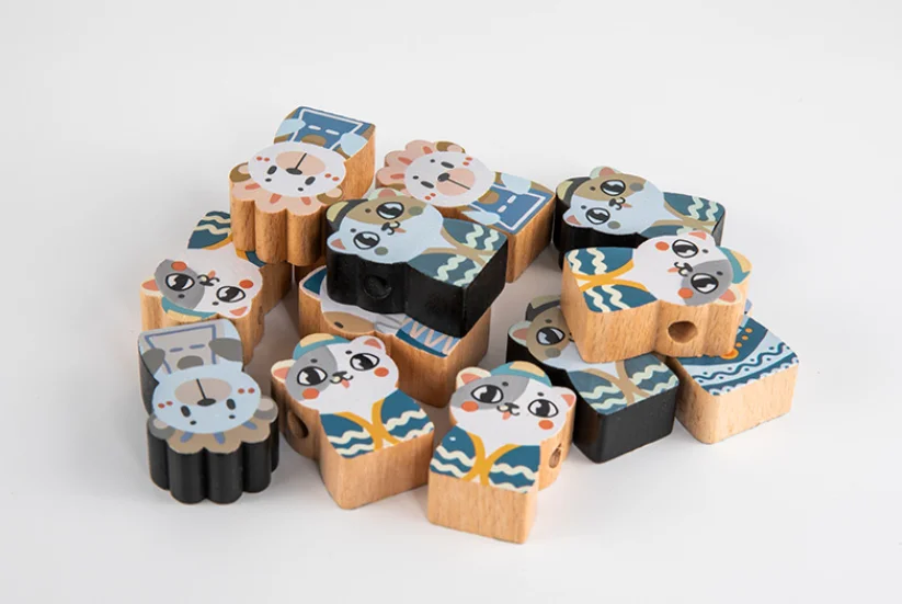 New arrival  Wooden Kids Medieval Chess Cartoon Stereoscopic Check Board Game Wholesale Chess Sets Puzzle Games