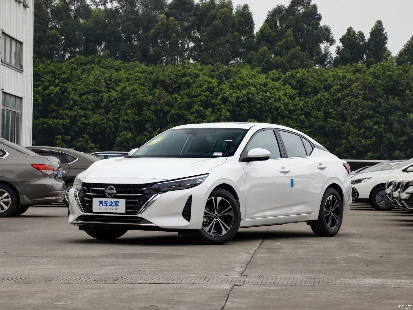 2024 дешевые китайские подержанные автомобили Nissan Sylphy хорошее качество 0 км 4 колеса для продажи электромобилей