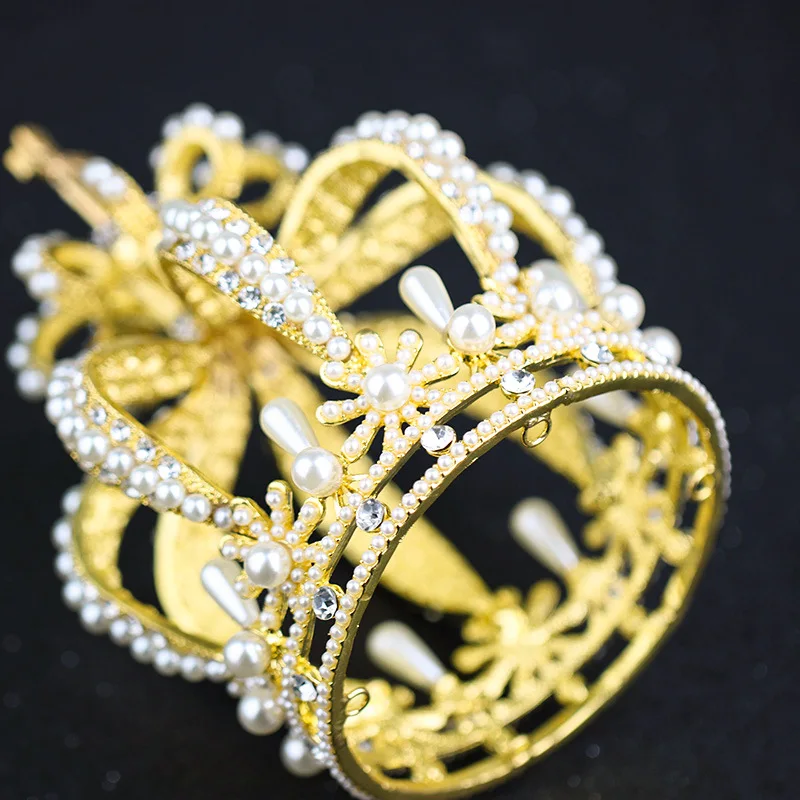 Full Pearls Golden Silver Kings Crown Delicate Hollow Out Large Round Gold Crowns Metal Rhinestone Hair Accessories Women Luxury