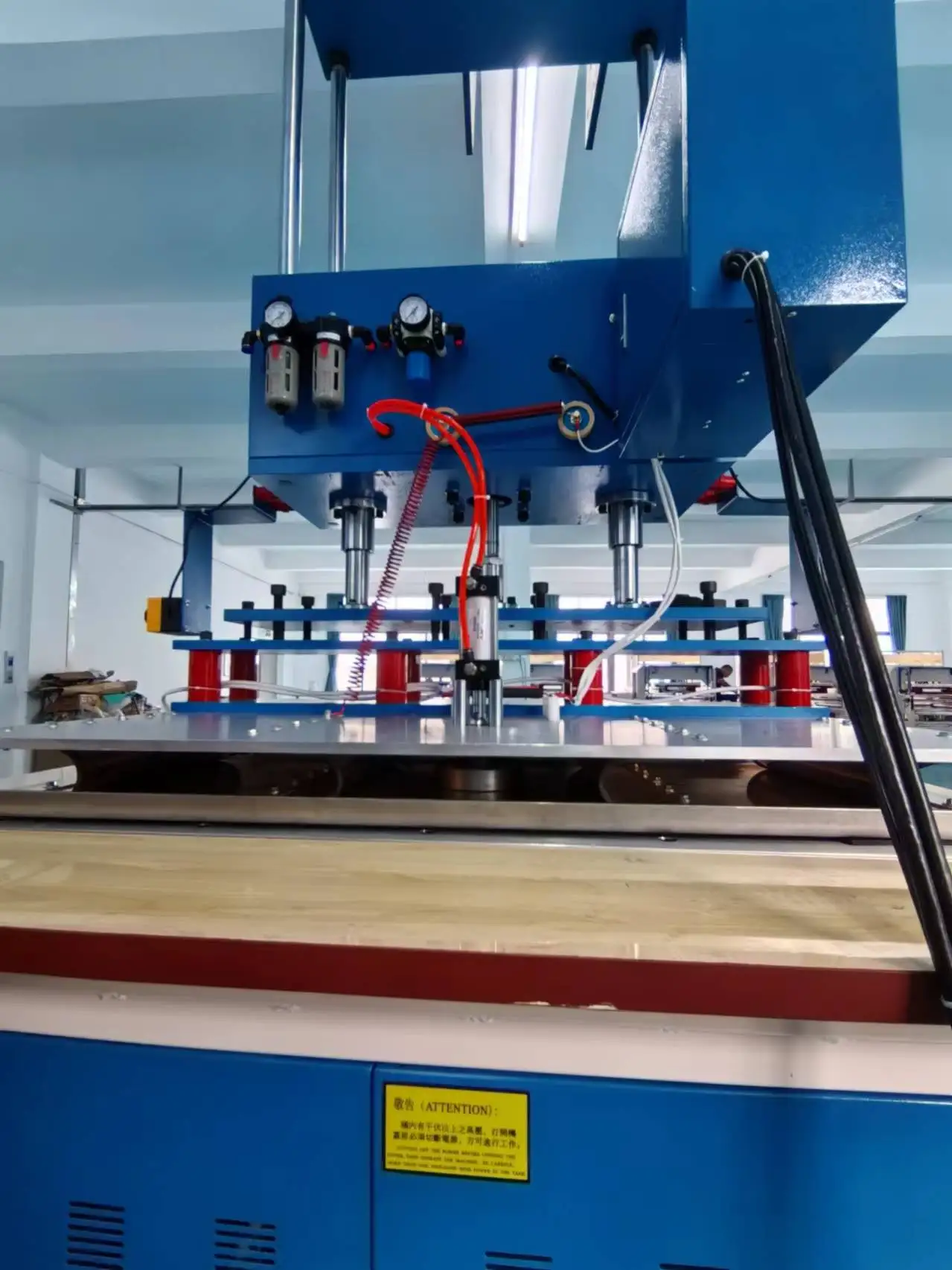 Kindle Custom Folding Camper Trailer Welding Machine