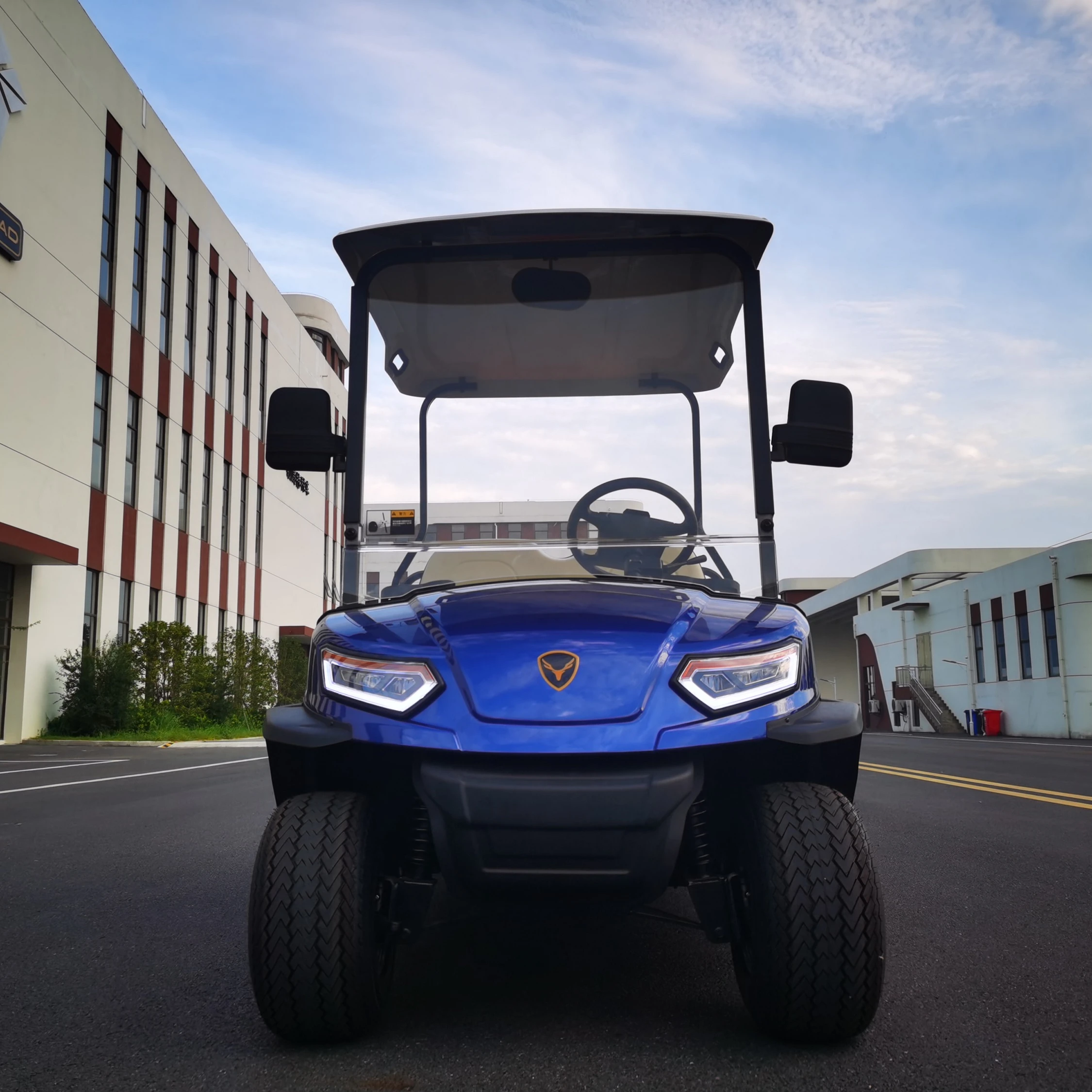 LEROAD New Shuttle2 With Aluminum Cargo Box Comfortable Seats Durable Quality Electric Utility Vehicle