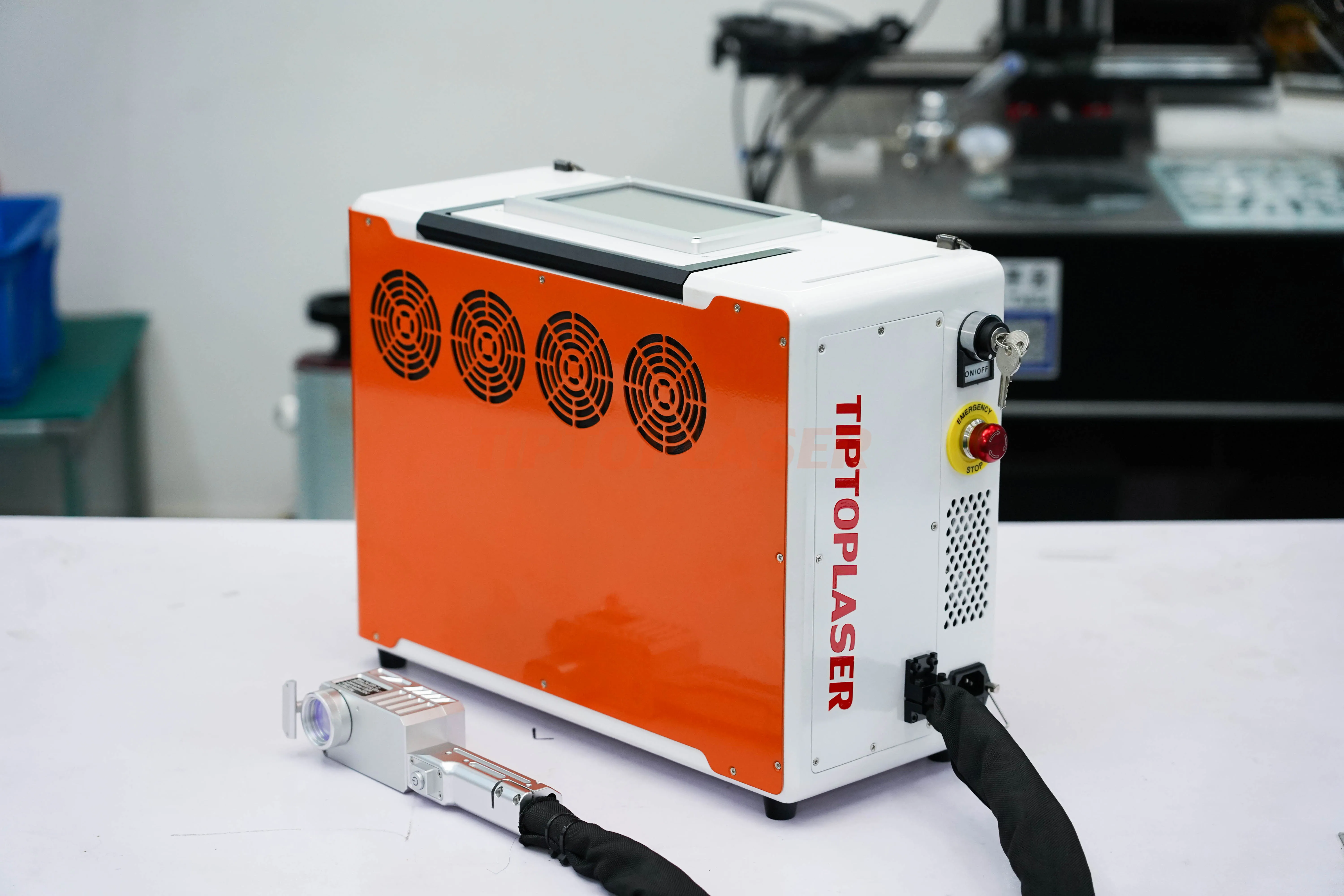 Factory Price Lazer Cleaner For Removing  Oil Paint Wood Steel Iron Handheld Metal Pulse Laser Cleaning Machine 50W100W200W
