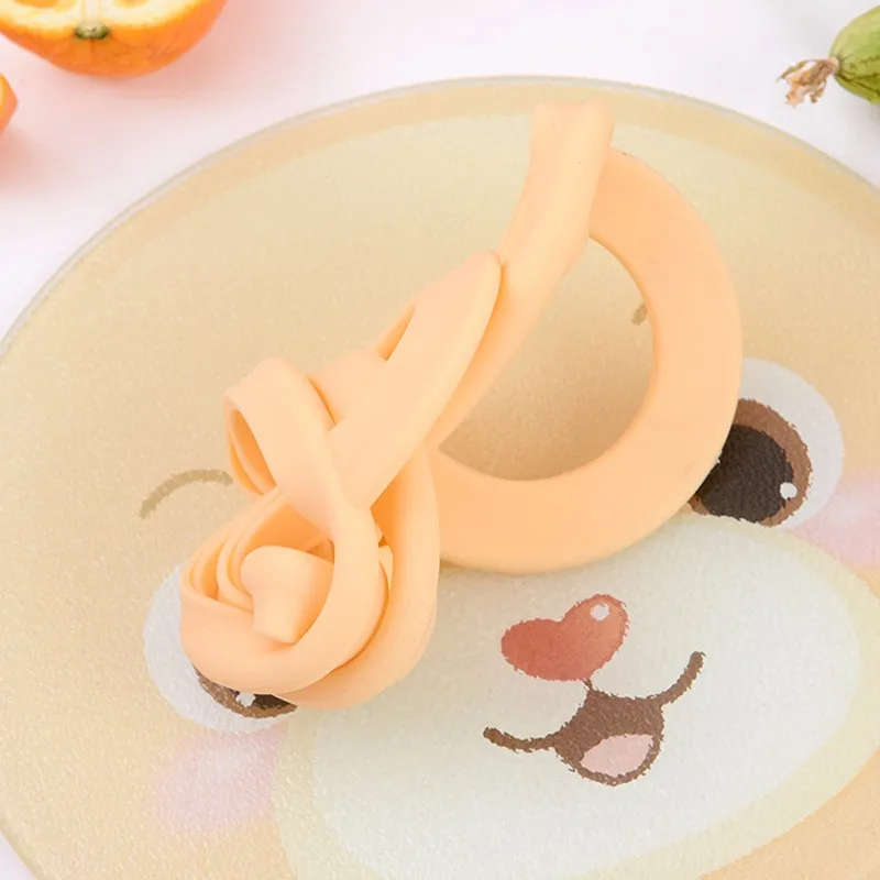 Bear Pattern Tempered Glass Chopping Board Cutting Board with Silicone Ring Food Grade Detachable for Safe Home Kitchen Cutting