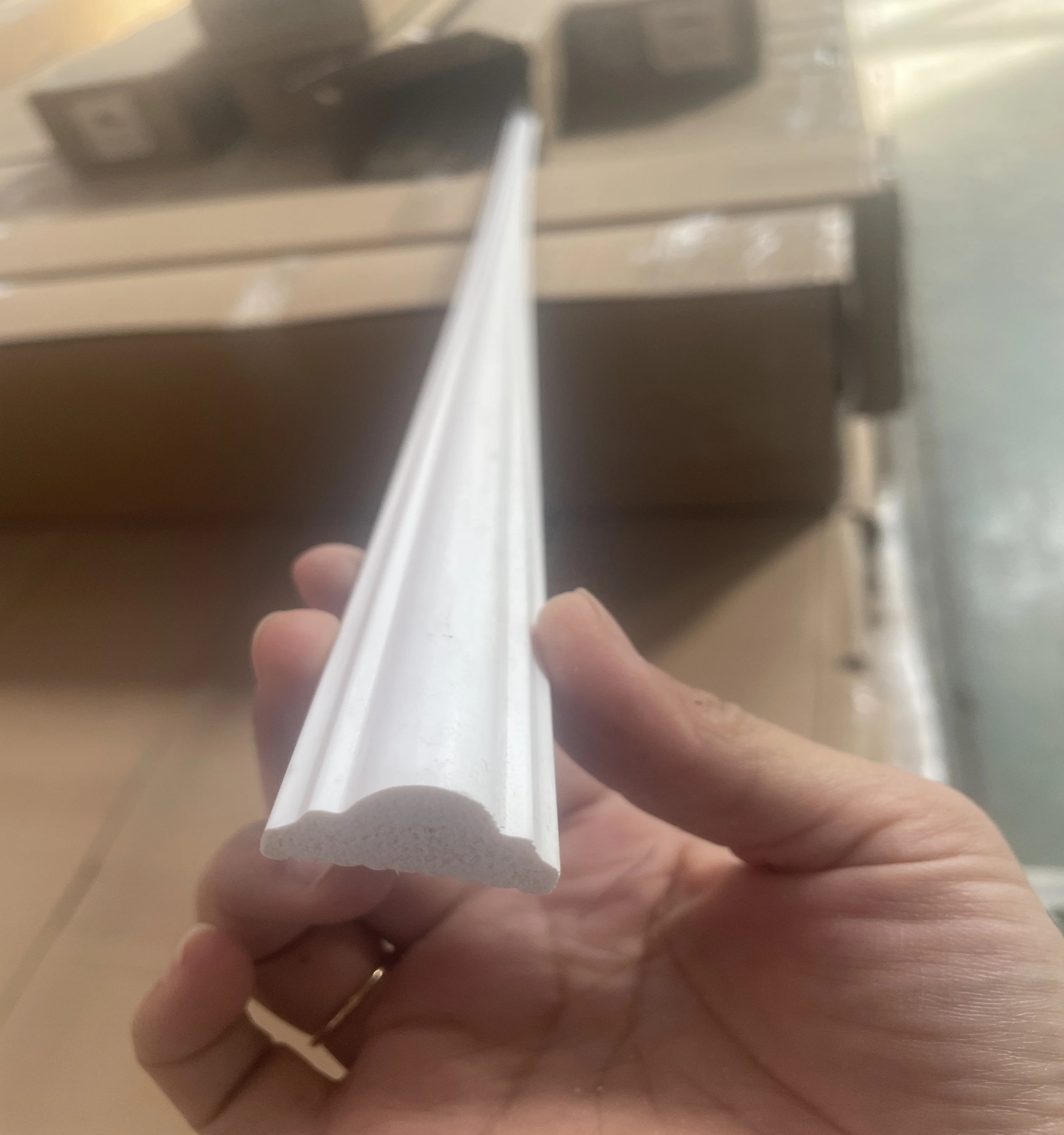 Пластиковая декоративная формовка/плинтус/фоторамка из полистирола