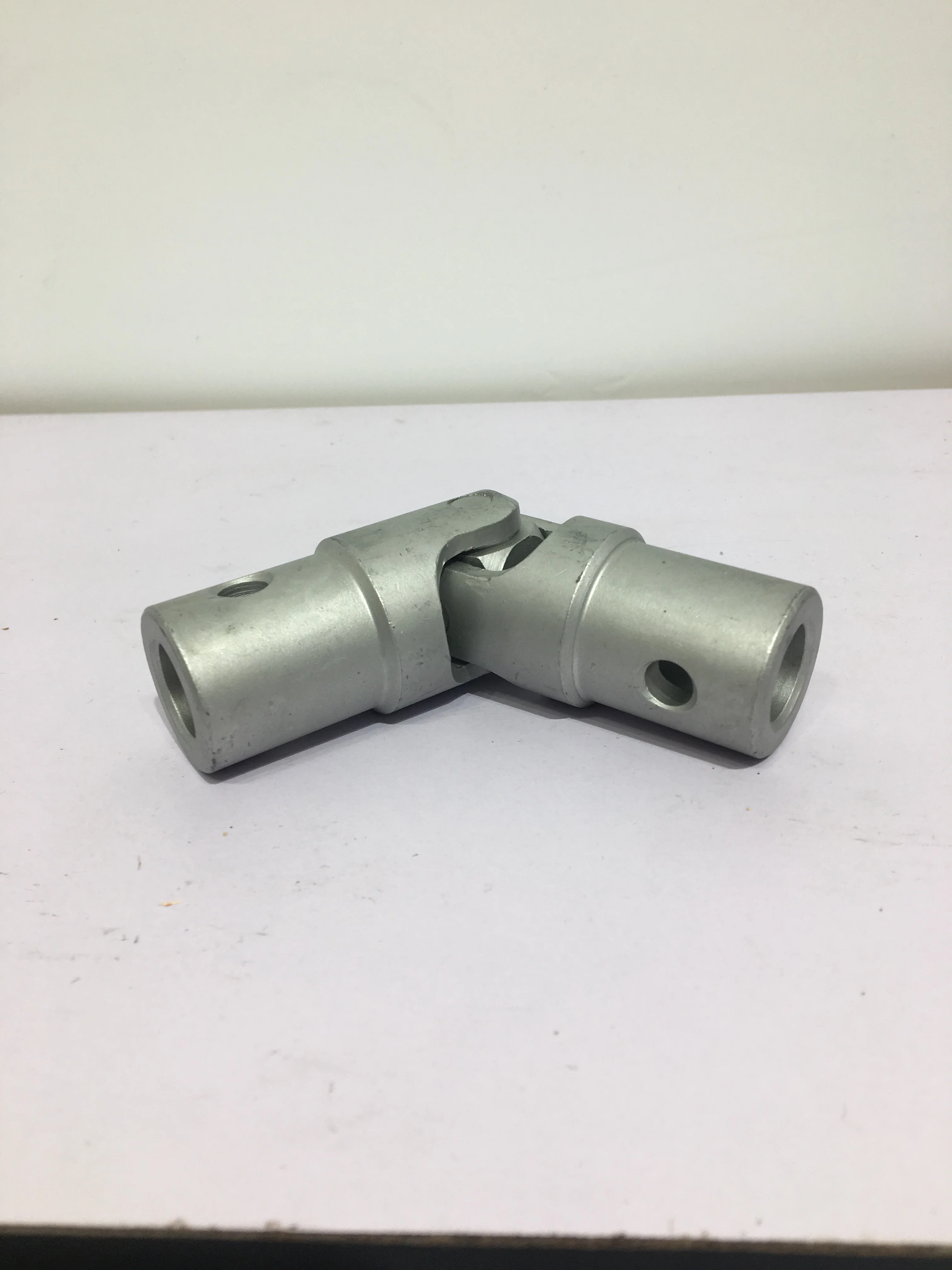 Single Universal Joint OD 55mm Bore 25mm Customized Shaft Steering Universal Coupling