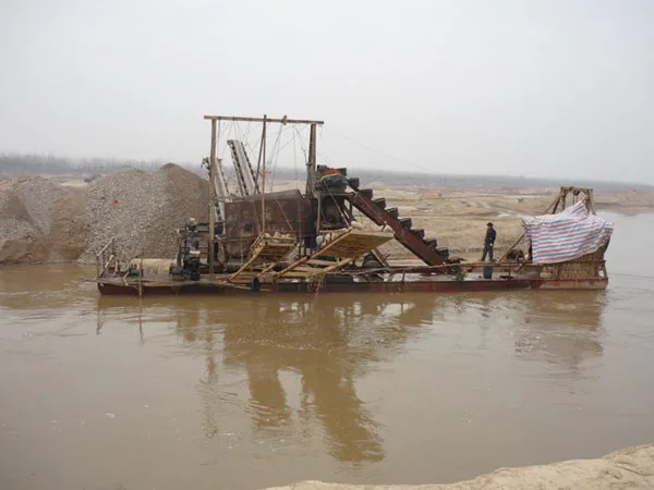 2024 Top Quality  Bucket Chain  Gold Dredger for Alluvial Sand Mining in Madagascar