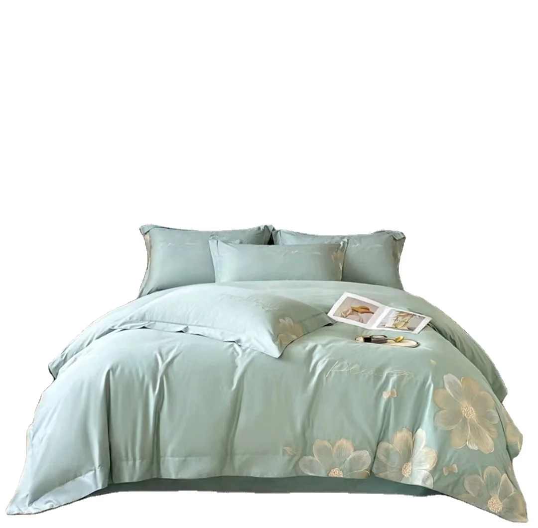 Hot sale designer comforter sets luxury 4 pieces thick protective warm winter coral velvet bed sheet winter bed sheets bedding