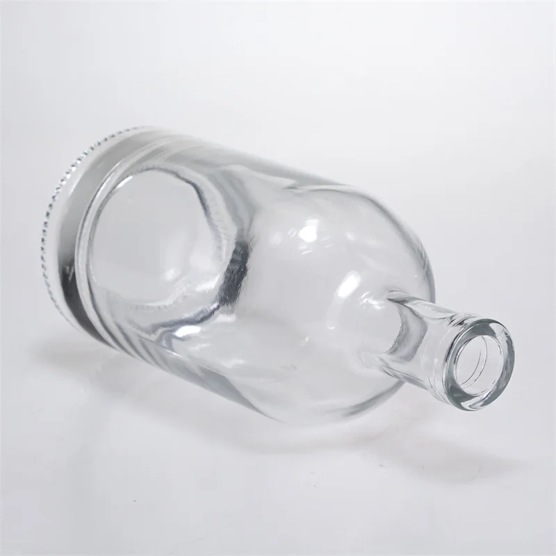 Wholesale 50ml 100ml 200ml Transparent Mini Spirit Liquor Glass Bottle