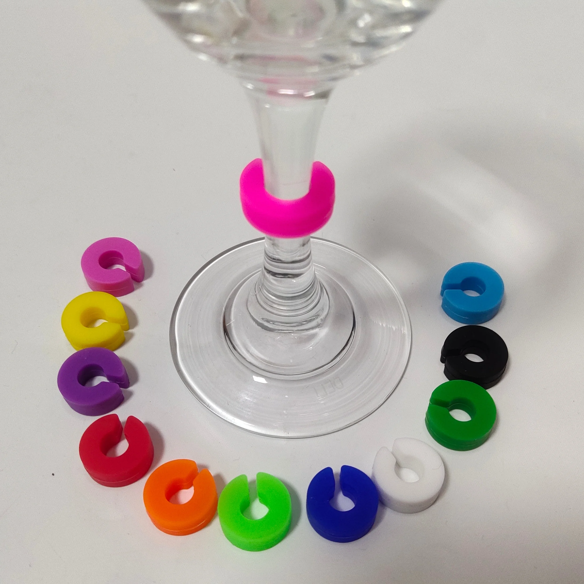 12 Pieces Wine Glass Charms Markers Silicone Drink Markers for Wine Glass Champagne Flutes Cocktails, Martinis, 12 Colors