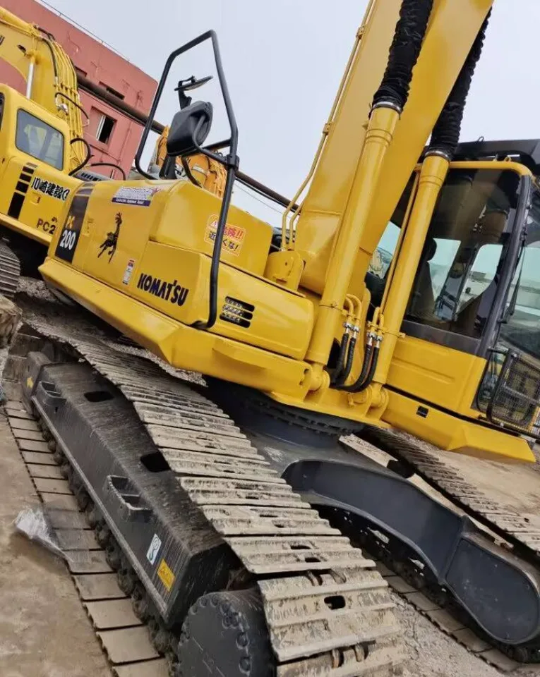 Подержанный PC200-8 Komatsu оптовая продажа Землеройная техника гусеничный экскаватор цена