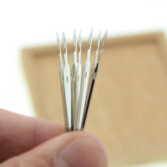 Threading Tool Embroidery Floss Cross Stitch Needle Threader  for DIY Sewing Stainless Steel for Large eye Needle