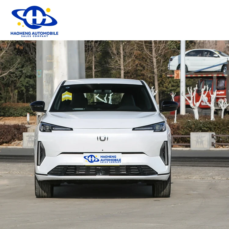 Высококачественный высокоскоростной автомобиль Changan Qiyuan Q05 гибридный с подключаемым энергопотреблением новые автомобили в Armenia