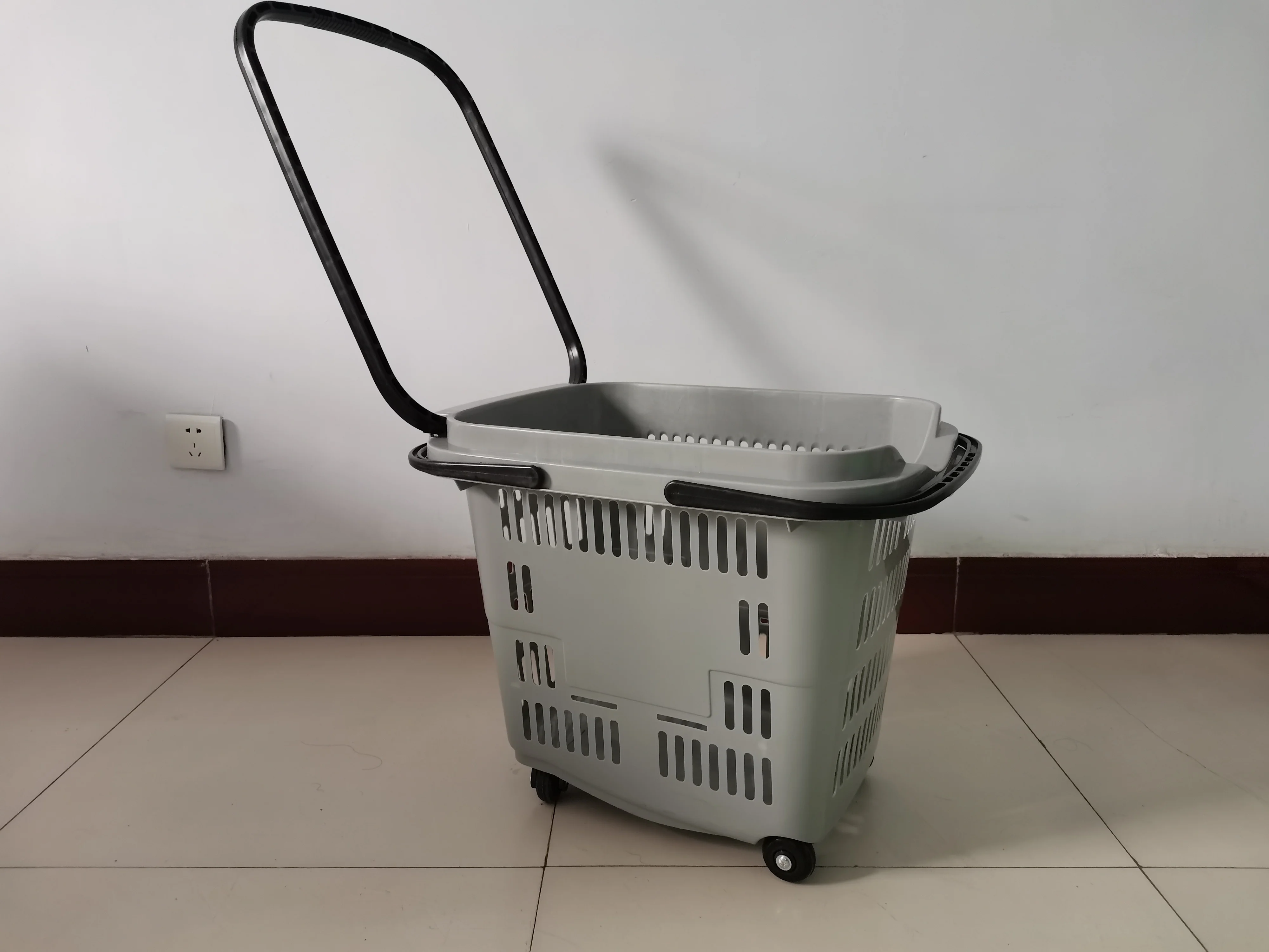 
Best price plastic shopping basket with fashion design 