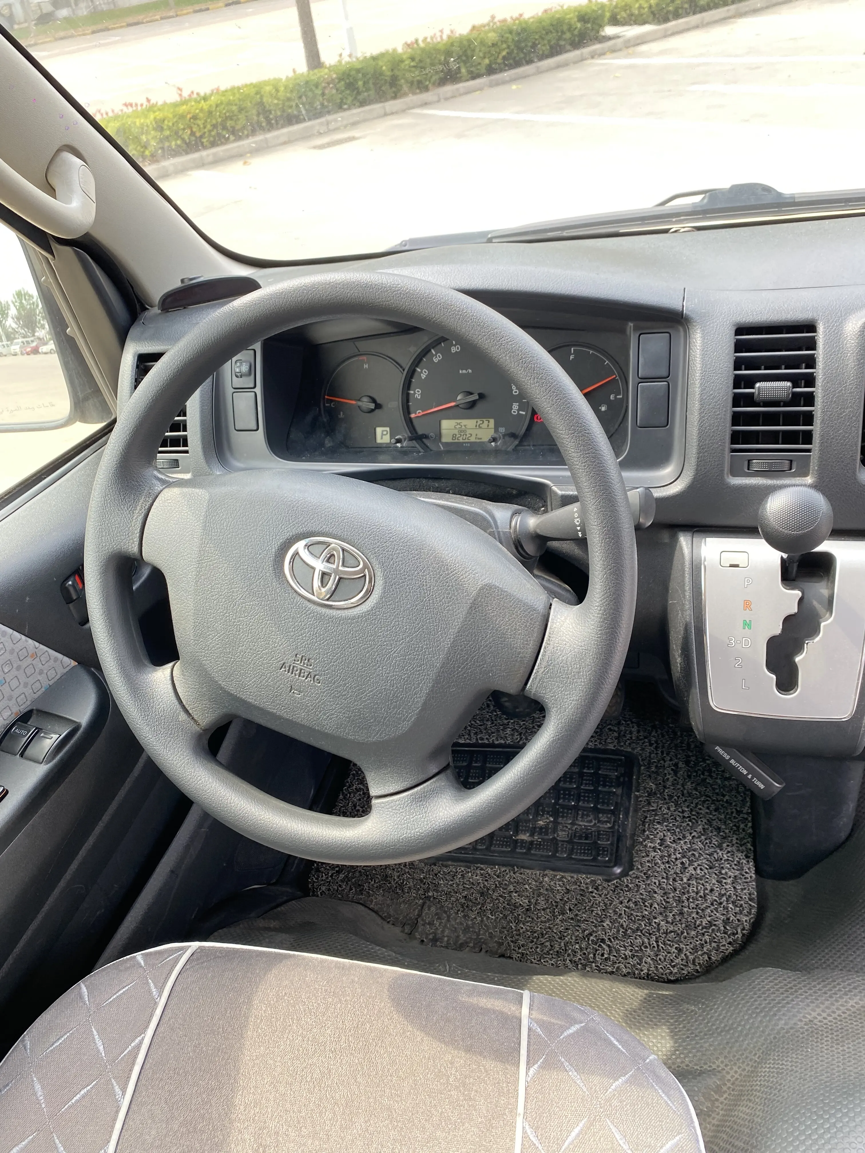 good condition Toyota Hiace Mini Bus 16 seats  Diesel Engine Toyota Hiace for Sale