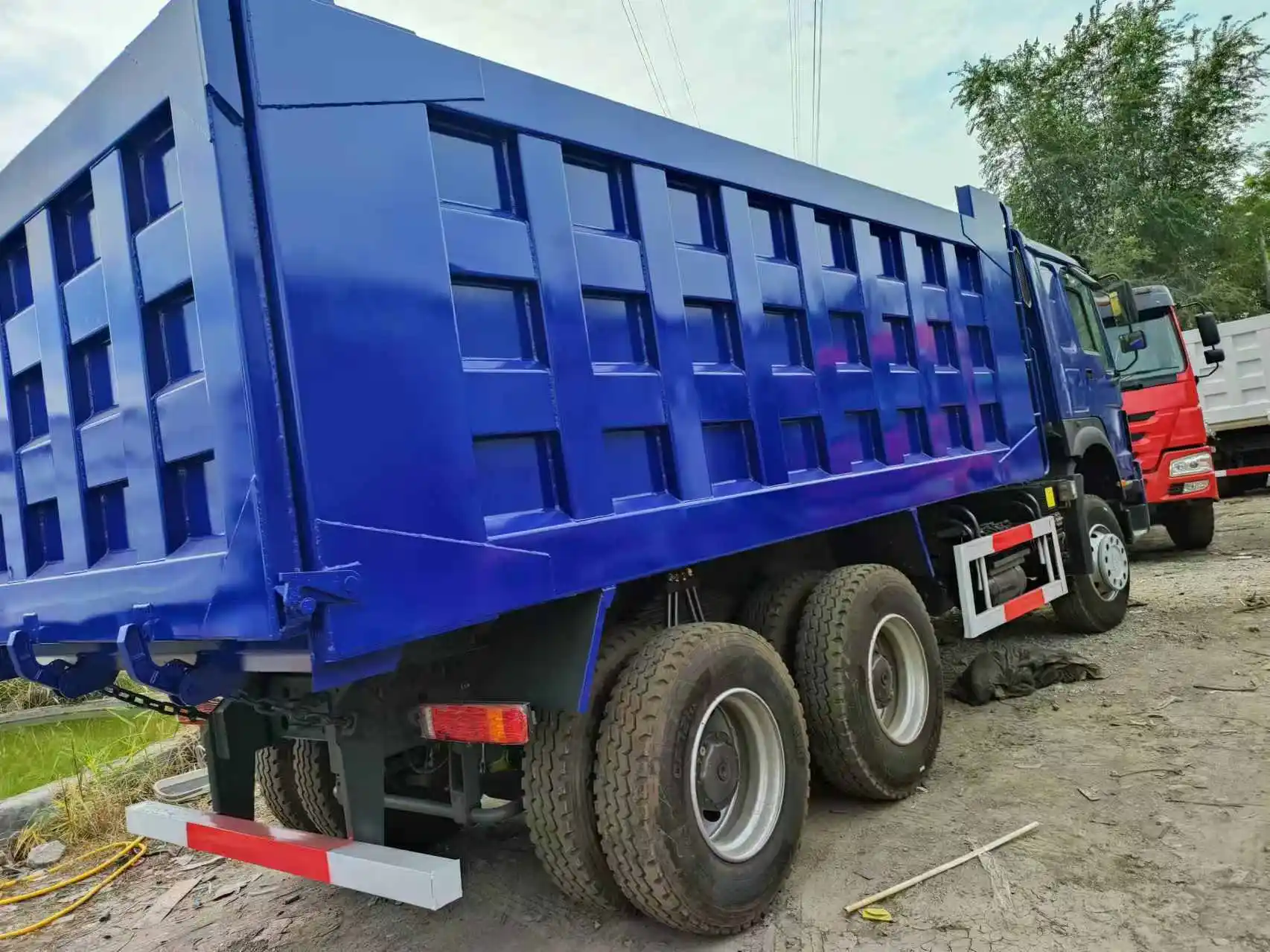 High Quality HOWO 6X4 10 Wheels Dump Tipper Trucks Used Tipper Truck Price Rhd