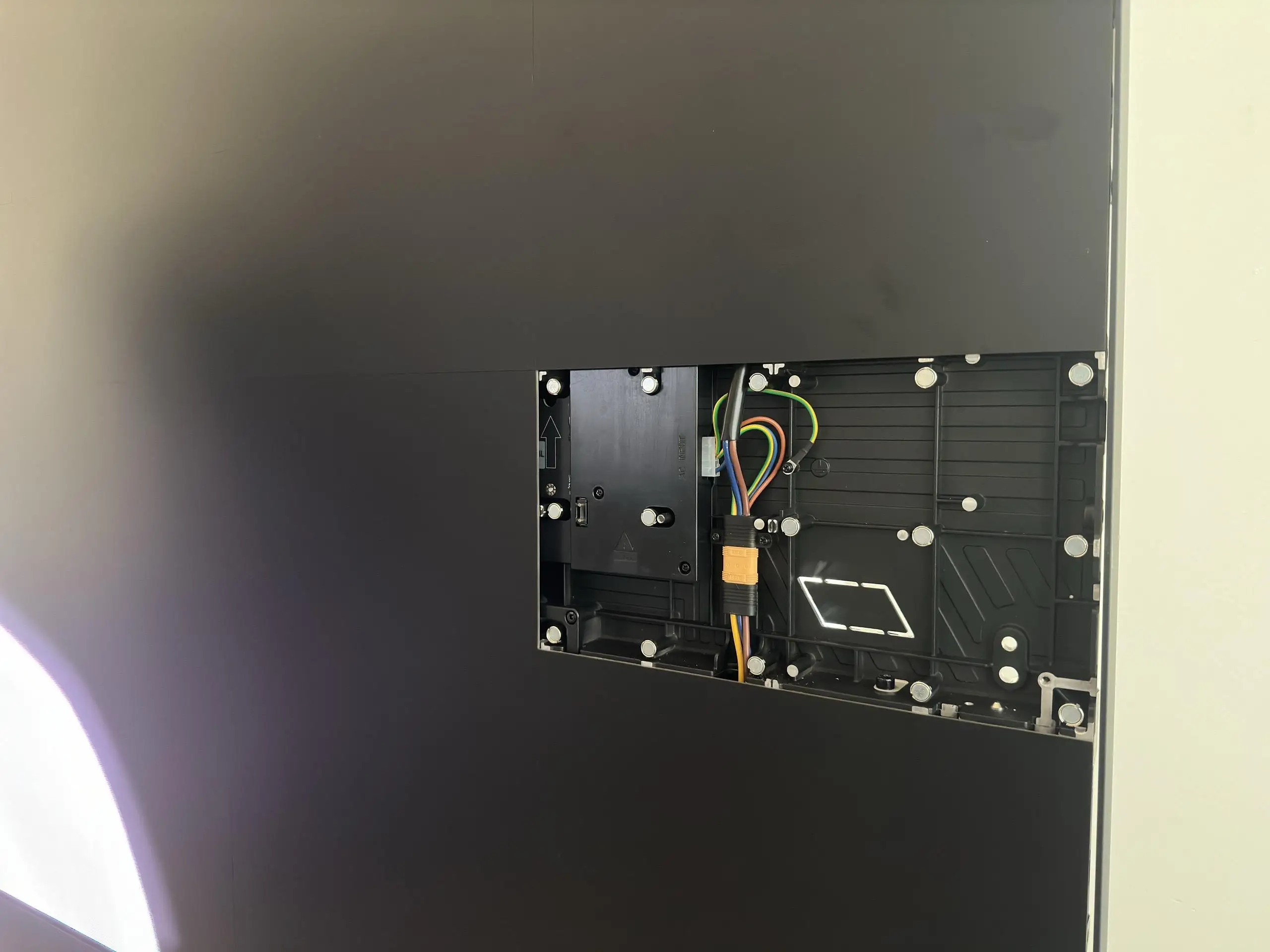 Luxury ultrathin Indoor Mini COB LED display module P1.86 320mm*160mm  LED screens 4K video wall meeting room monitoring room