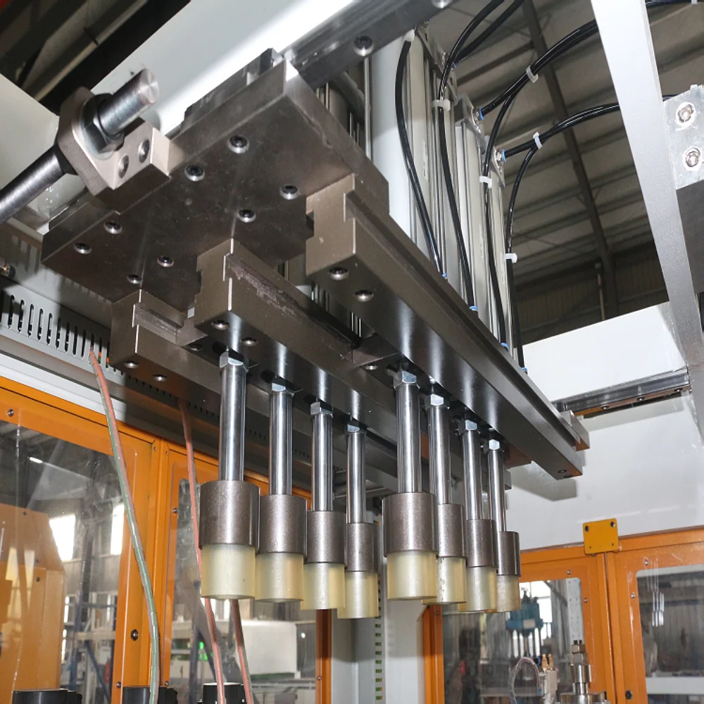 Direct Selling Car Water Tanks Fully Automatic Aluminum Radiator Plastic Tank Crimping Machine Radiator Clinching Machine