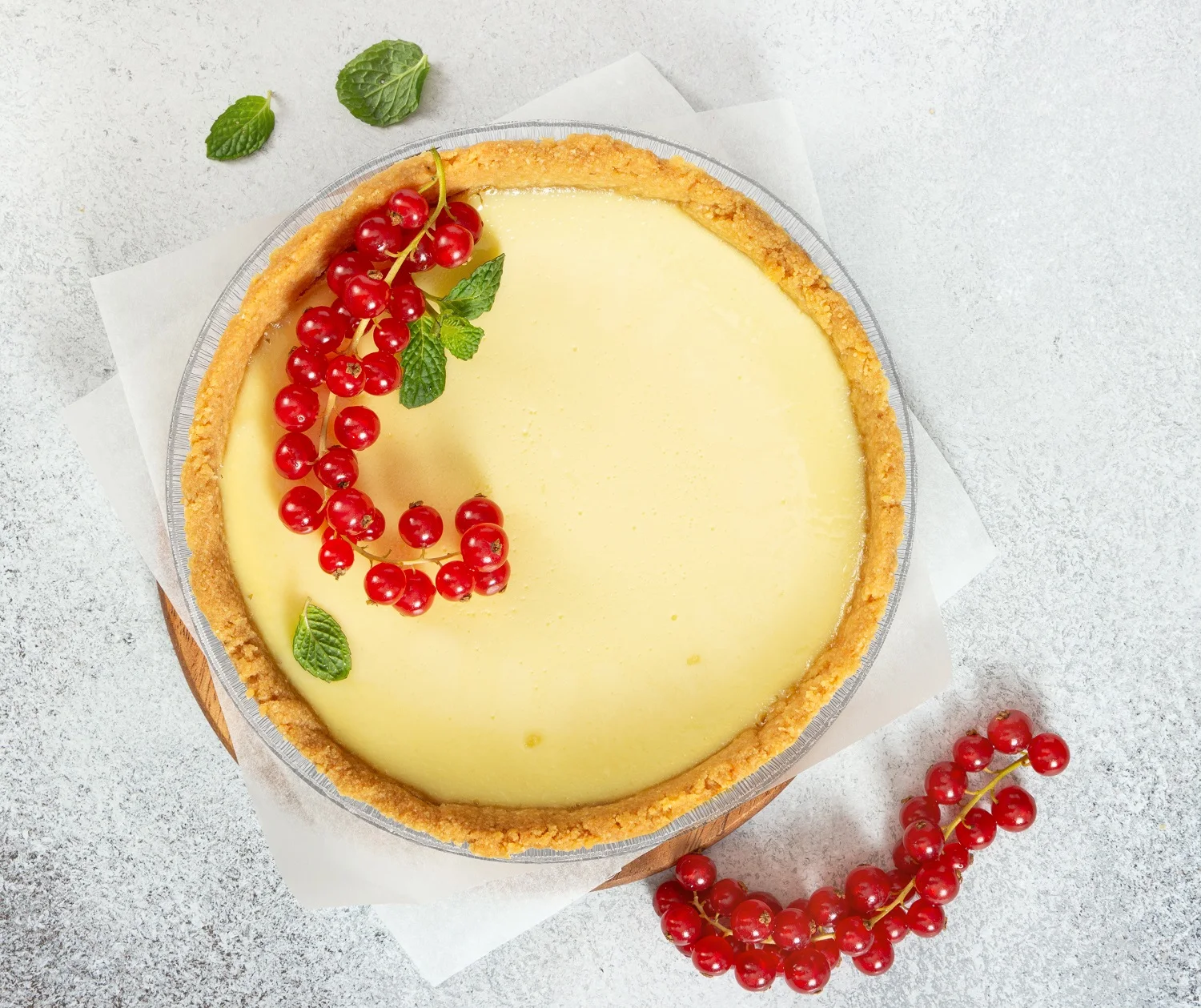 Disposable Round Aluminum Foil Airline Food Tray 430 ml, top 174 mm, height 23 mm