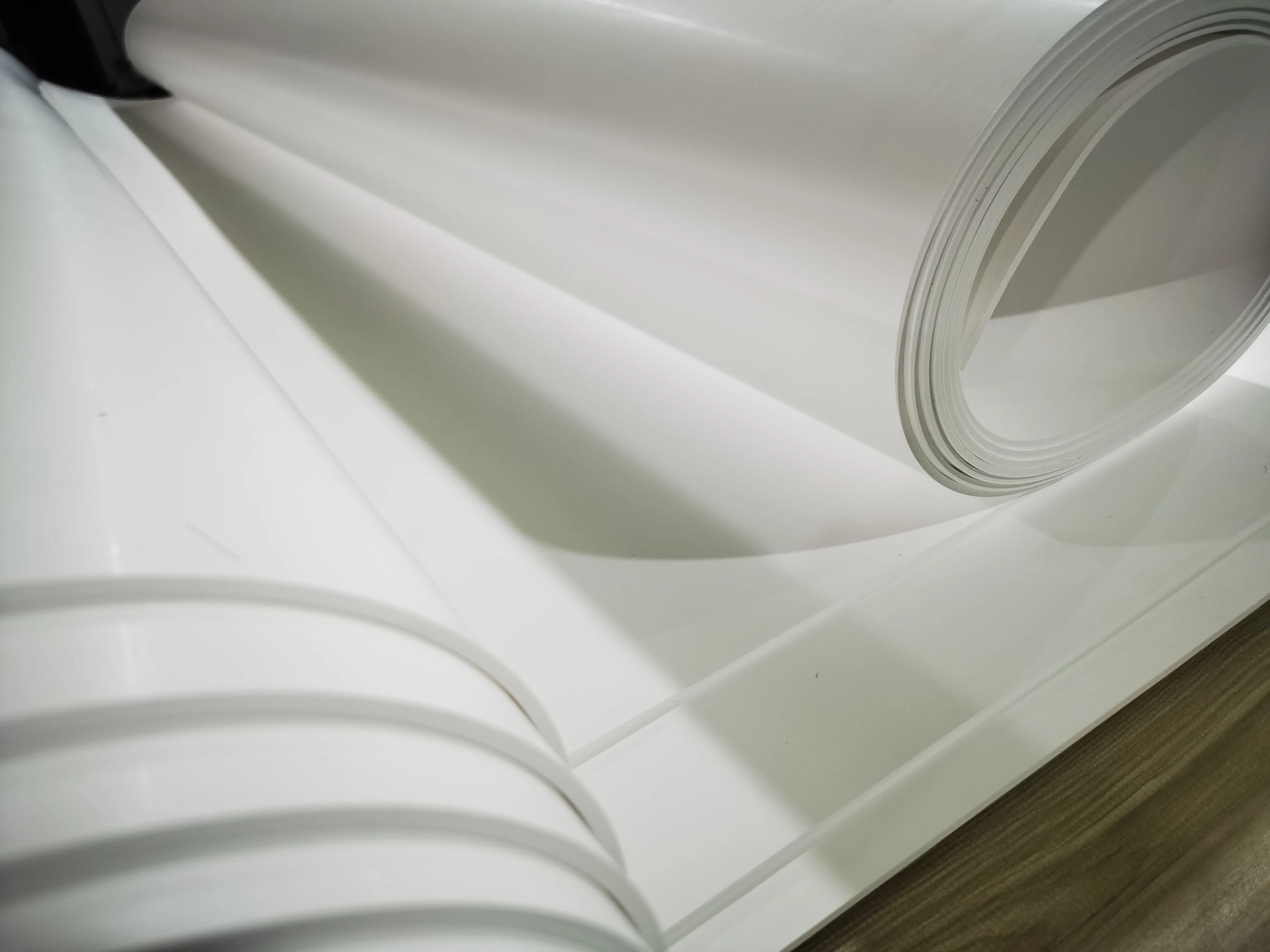 High-Temperature and Corrosion-Resistant ePTFE Sheet for Sealing and Gasket in Chemical Processing Equipment