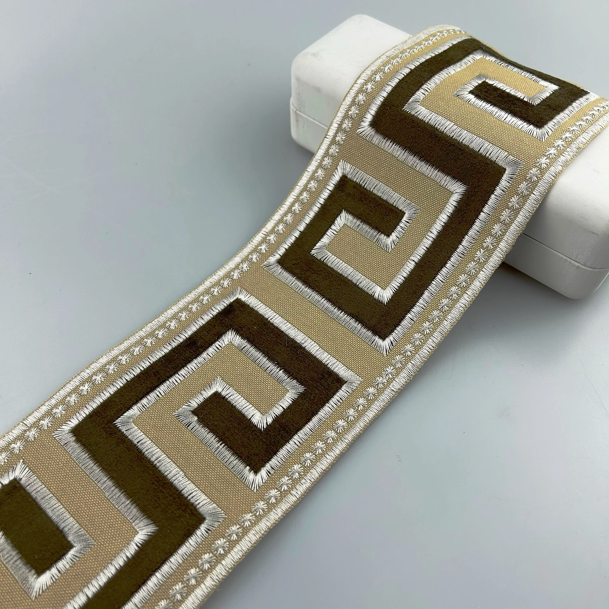 High Quality Decorative Leading Edge Velvet Fabric Ribbon Tape For Curtain Pillow Trim