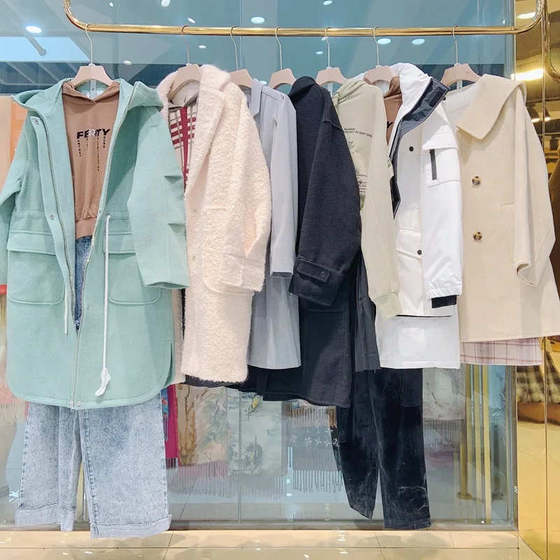 Fashion High Quality Used Women Clothes Discount Down Jackets Wholesale Clearance