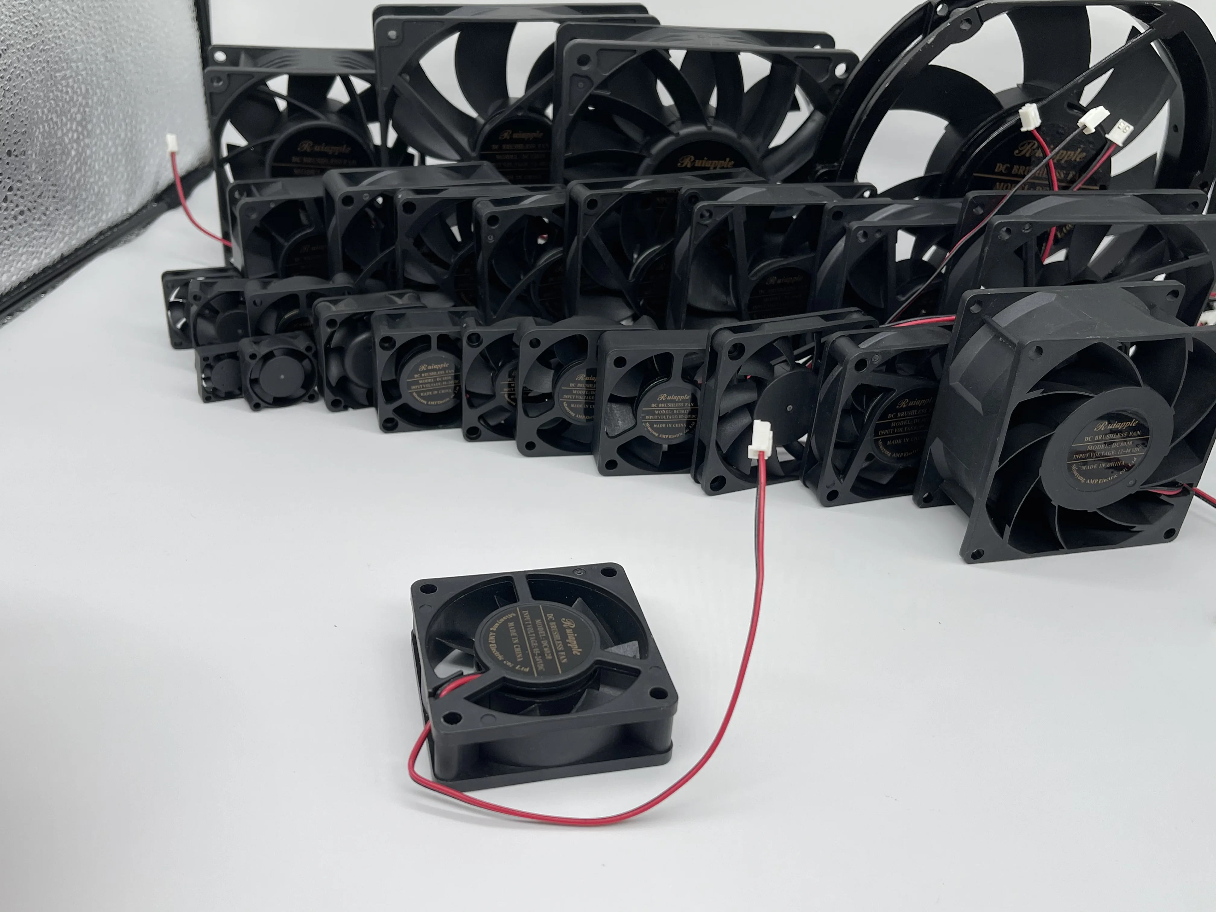 small electronic  5v 12v dc 6020 mini air conditioning fan micro industrial exhaust brushless cooling fan 60mm