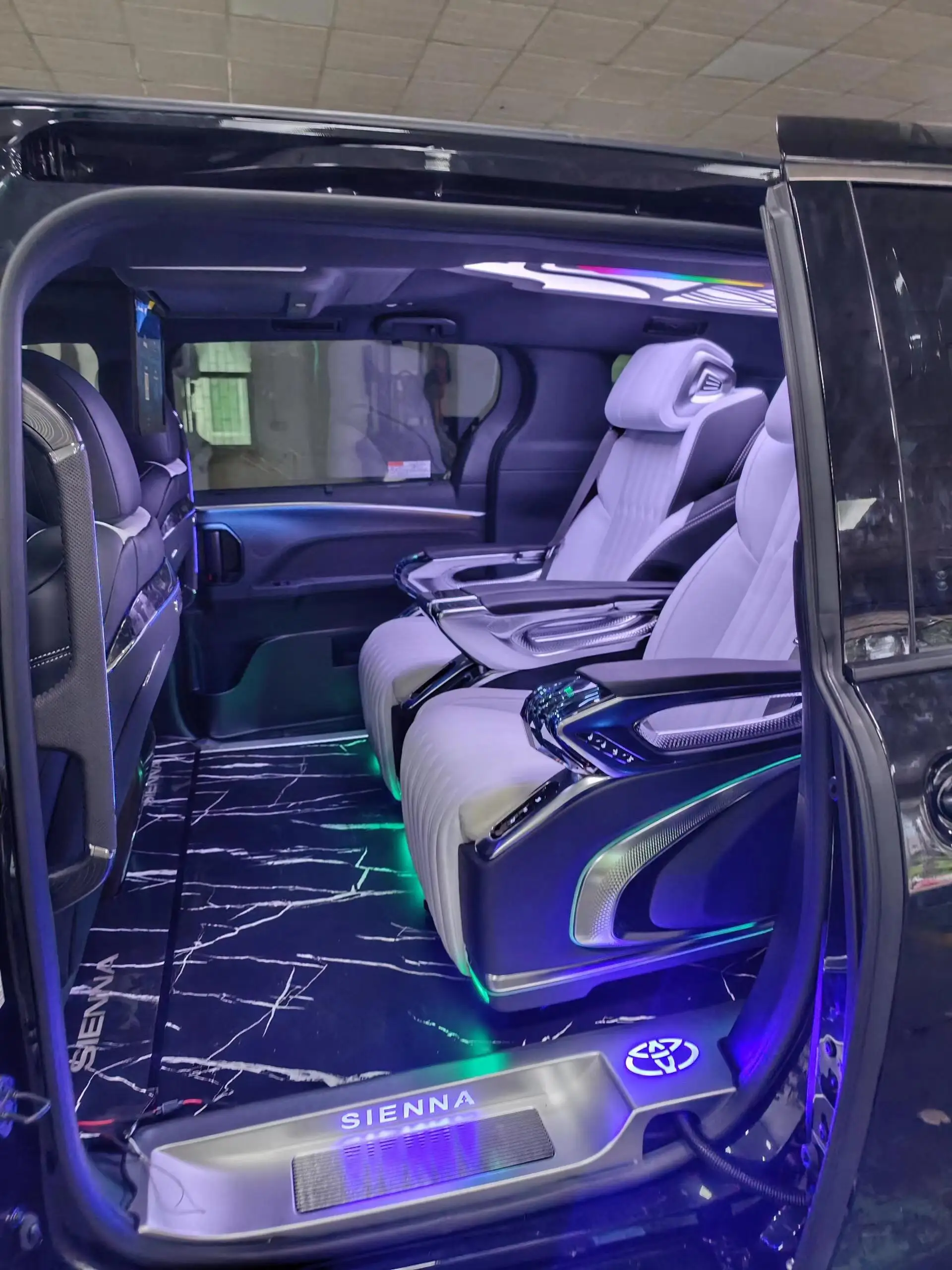 Vito V-class Toyota Sena interior modification and upgrade, all accessories factory direct for salesMercedes-Benz