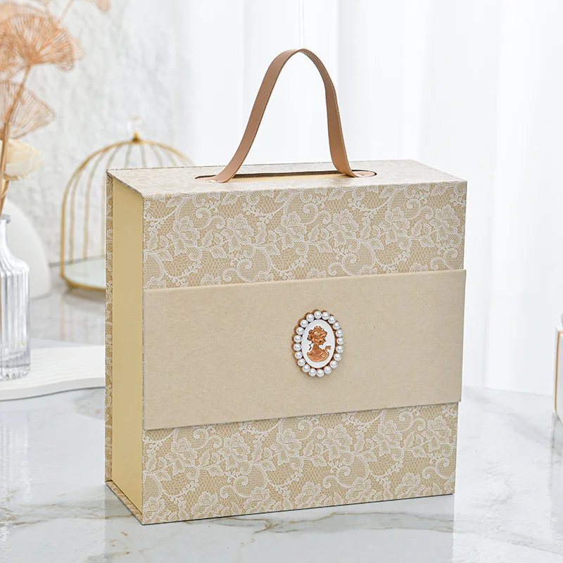 Wedding Engagement Companion Gift Box Velvet Metal Business Guest Box Gold Foil Stamping Embossing Vanishing Paper Shipping
