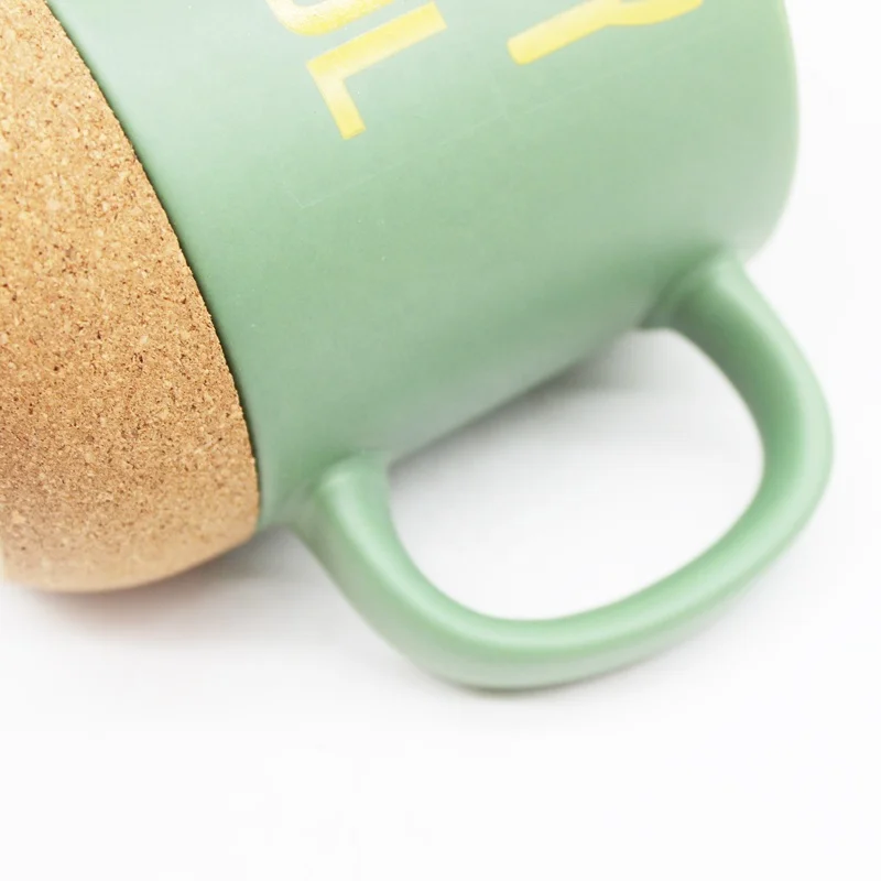 Custom Travel Solid Ceramic Bulk Coffee Mugs with Decal Design Insulated Cork Bottom and Splash Proof Mug Lid